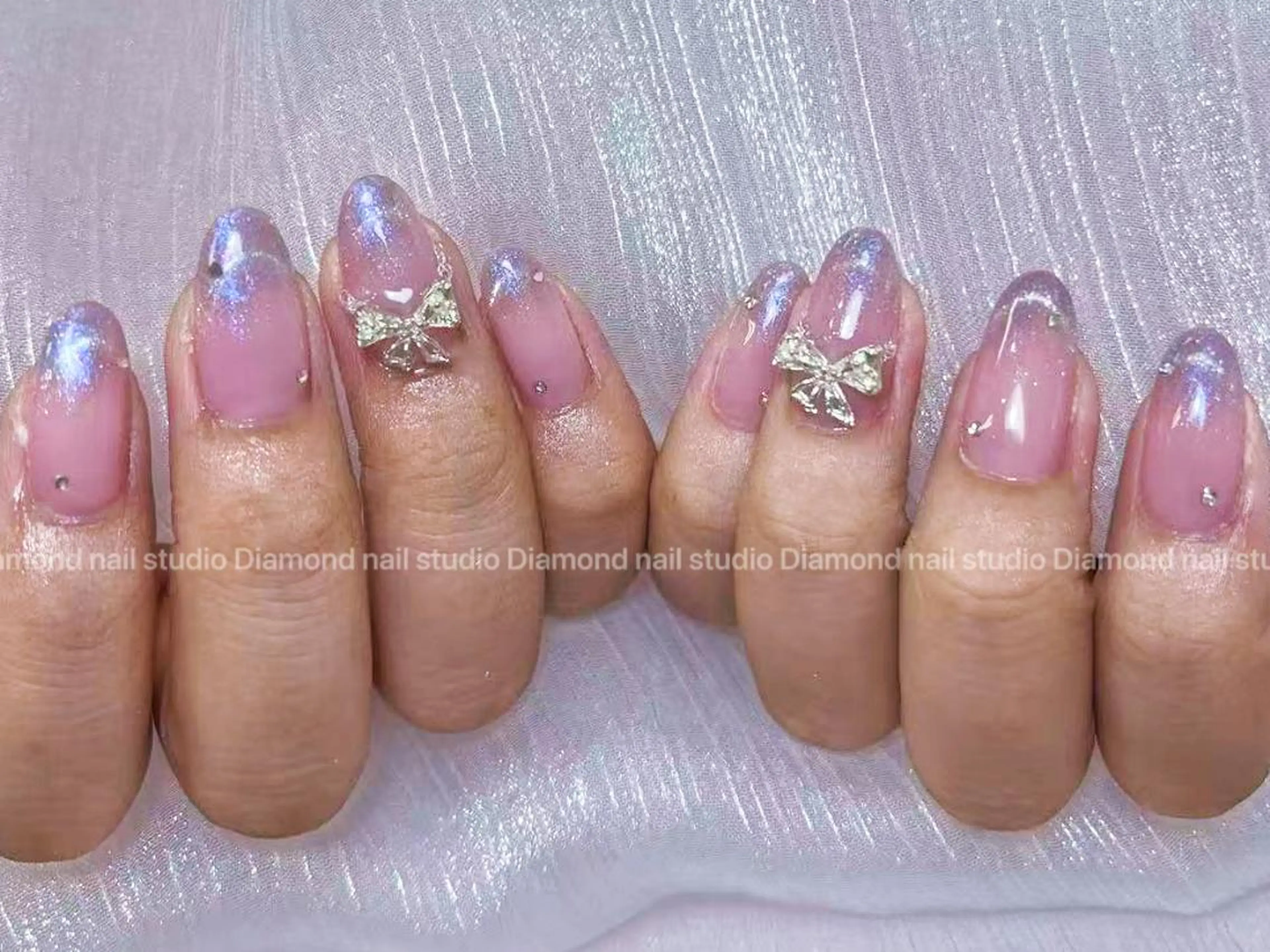 ネイル アートネイル オーロラネイル ガーリー キラキラネイル マグネットネイル ハンドネイル ハンドケア Diamond ✨のネイルデザイン