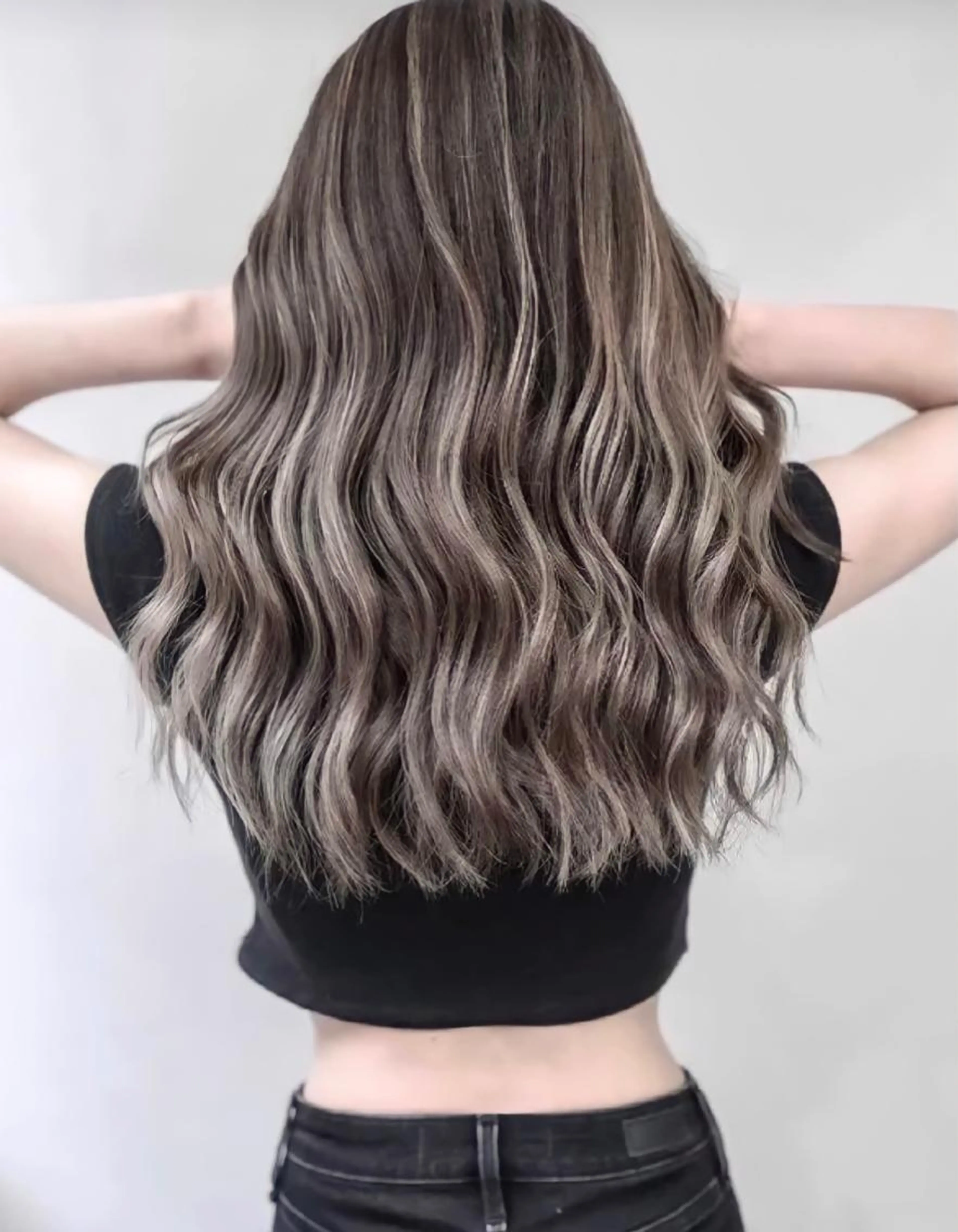 【ハイライトはカットで活きる】カット＋ケアブリーチハイライト＋全体カラー＋モイストトリートメント【バッサリも可】の写真