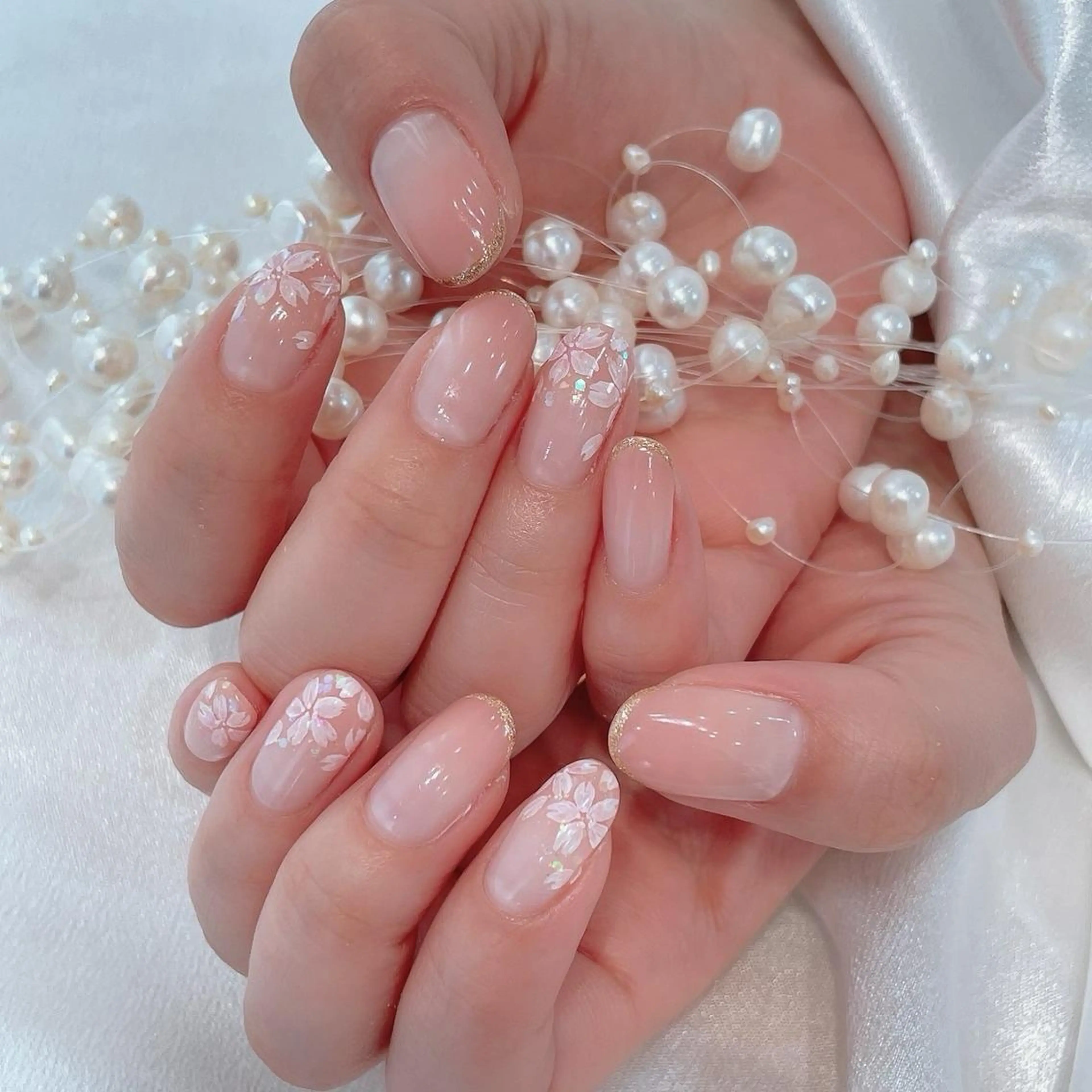 ネイル RAFFINE 月🦋🩵のネイルデザイン