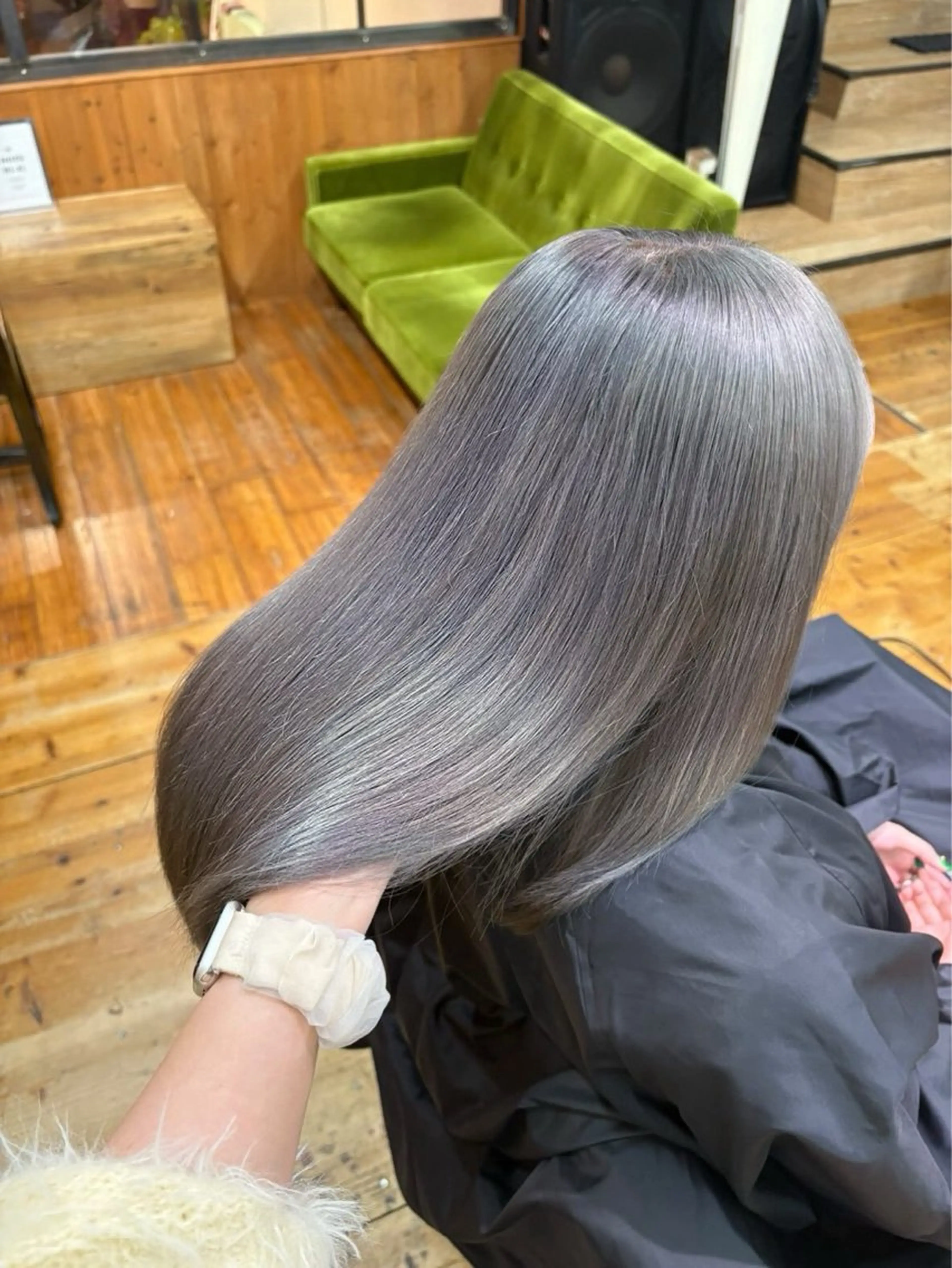 セミロング カット ヘアカラー トリートメント IO所属・楢本 莉子のヘアスタイル