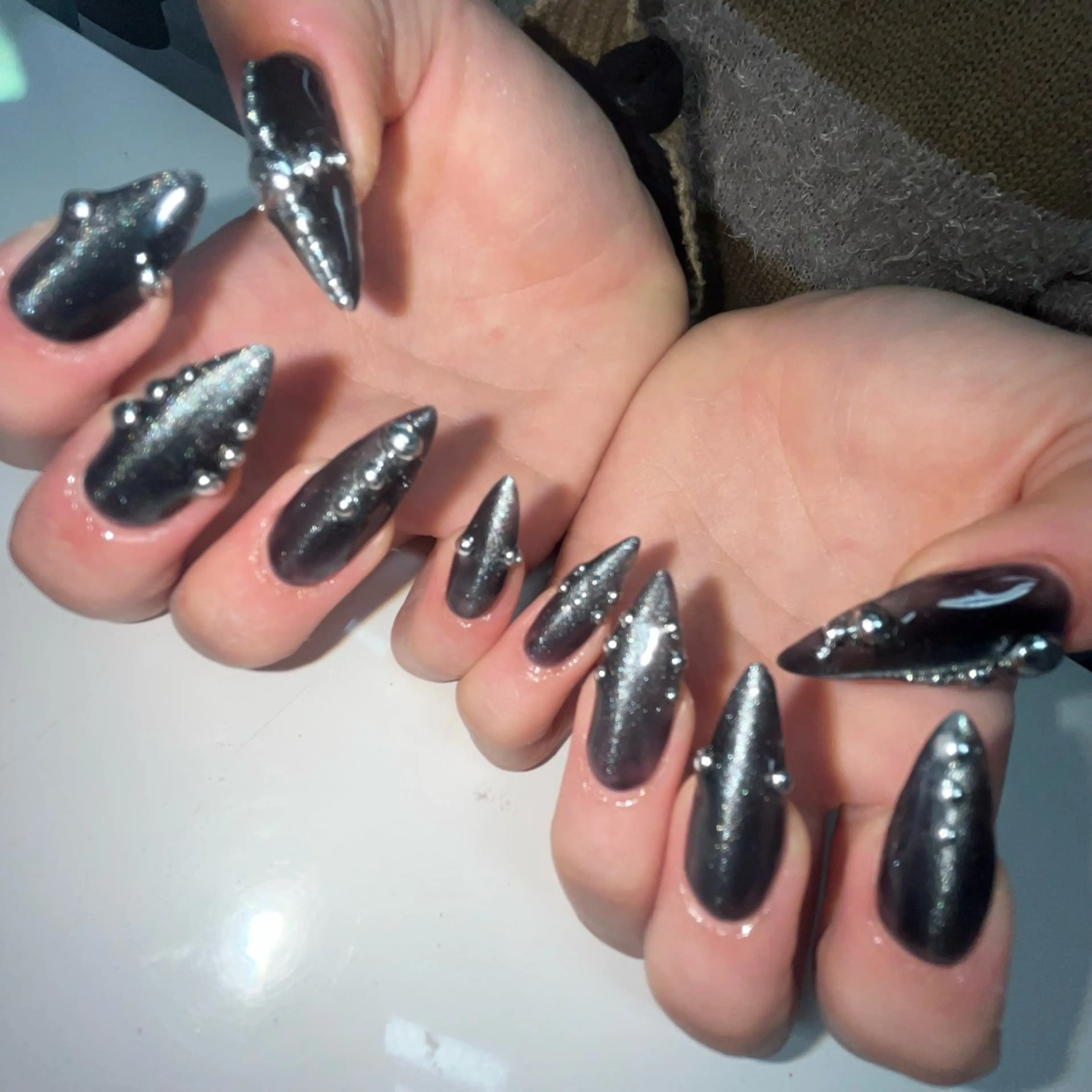 ミディアム ハンドネイル WOLTOKYO渋谷 Anzuのネイルデザイン