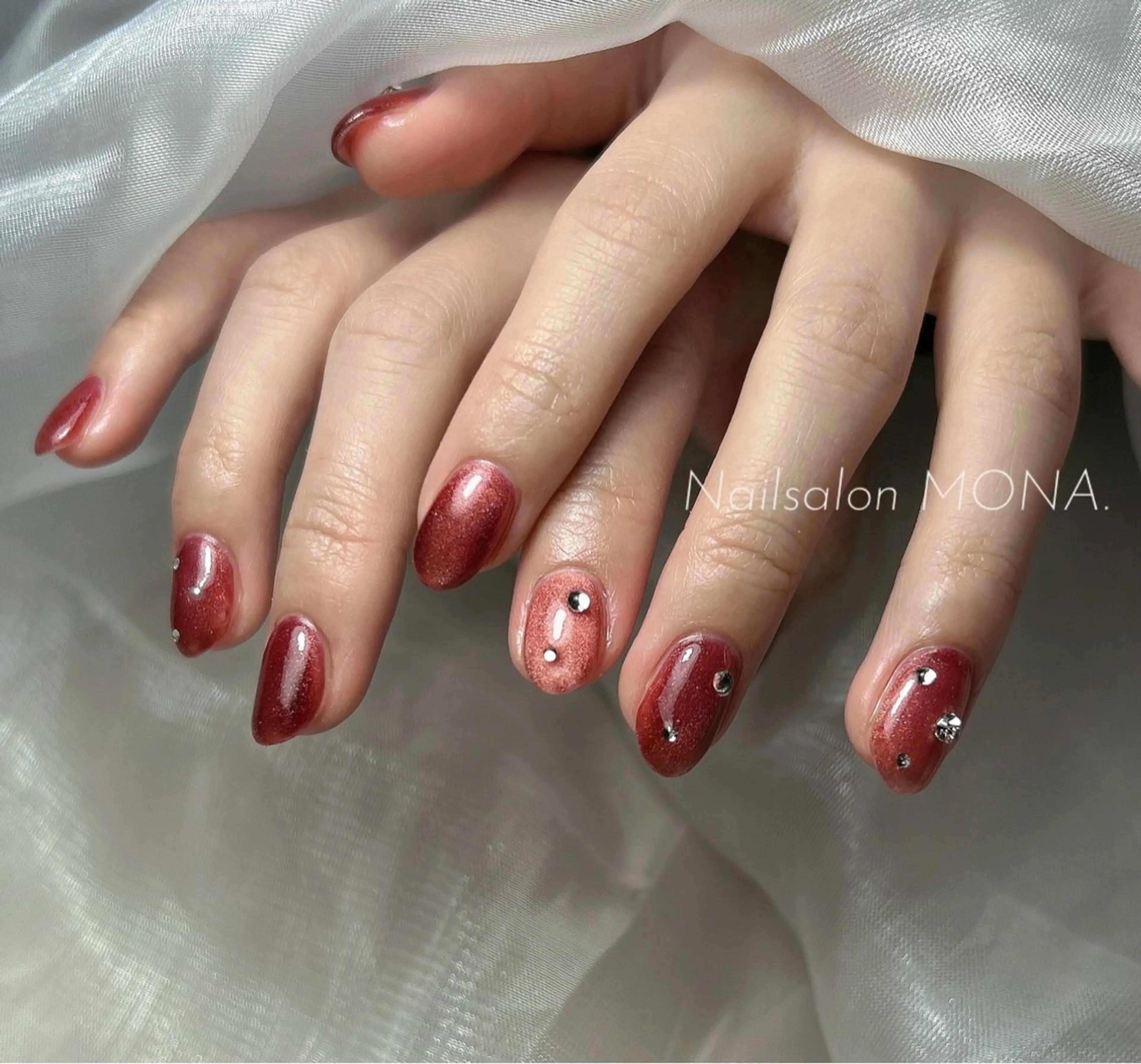 ネイル マグネットネイル シンプルネイル ハンドネイル Nailsalon MONA.のネイルデザイン