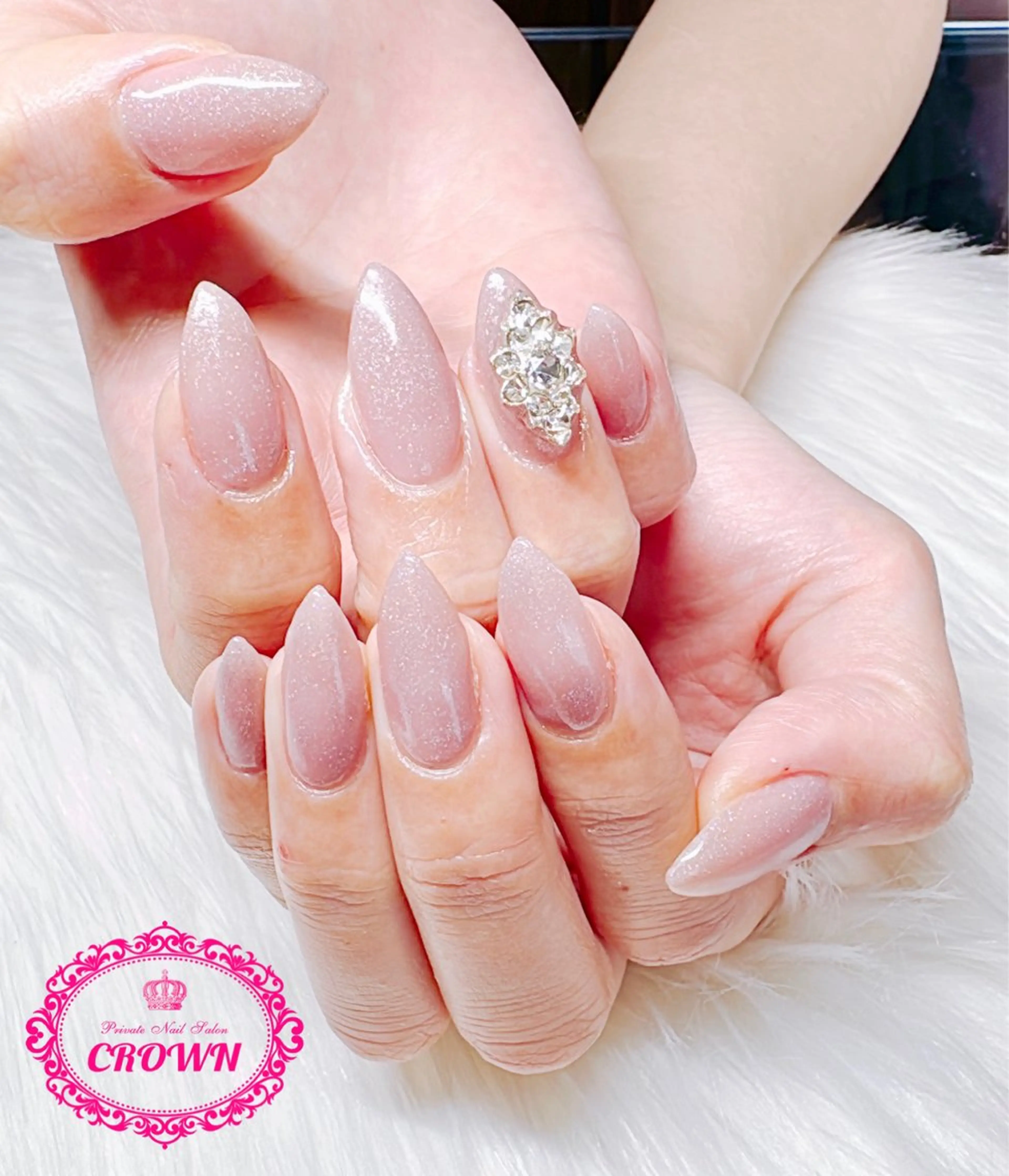 ネイル CROWN プライベートサロンのネイルデザイン