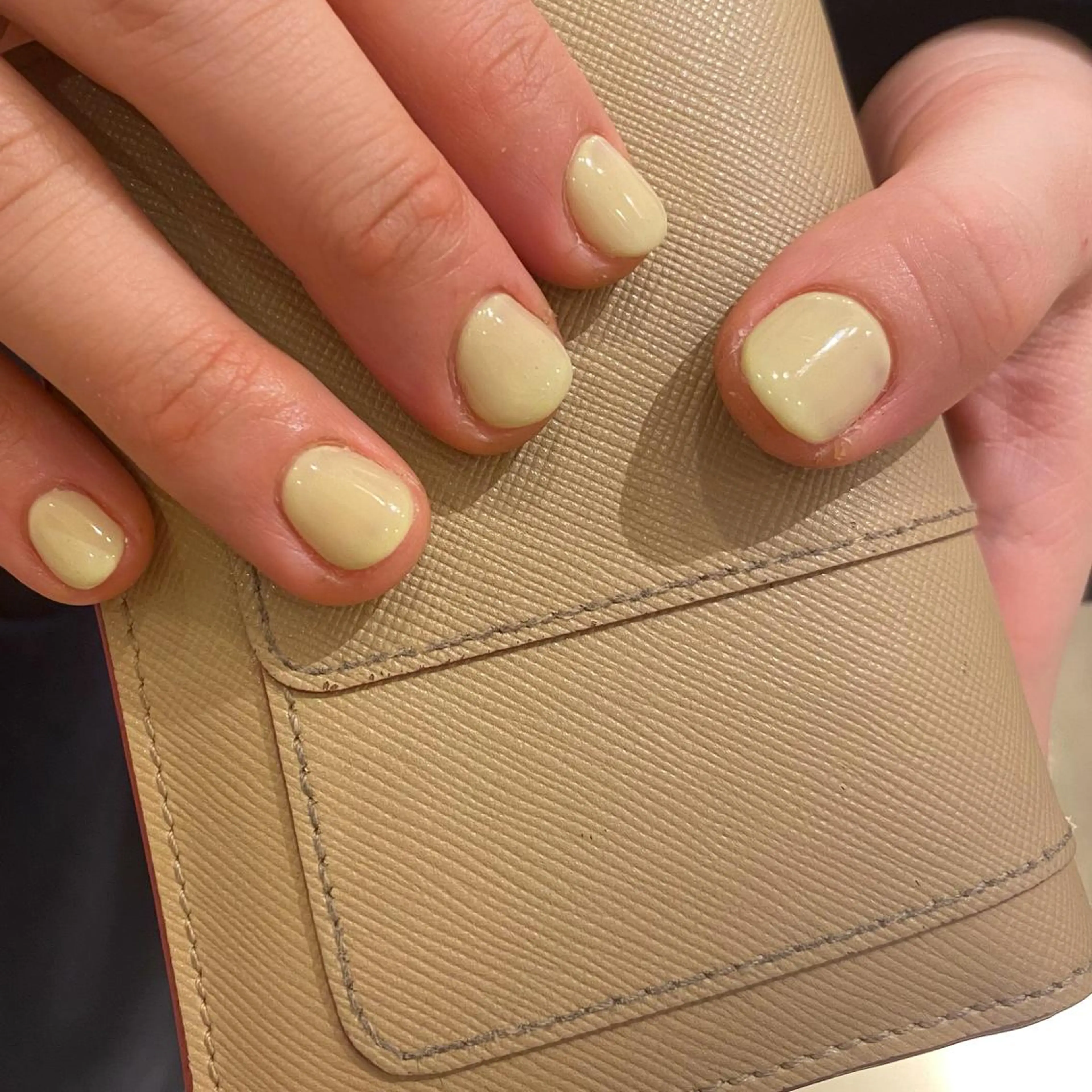 ネイル ワンカラーネイル ネイル&アイ　QUEEN&CRIMSON所属・眉WAX/ピーリング ホワイトニングの眉毛・アイブロウイメージ