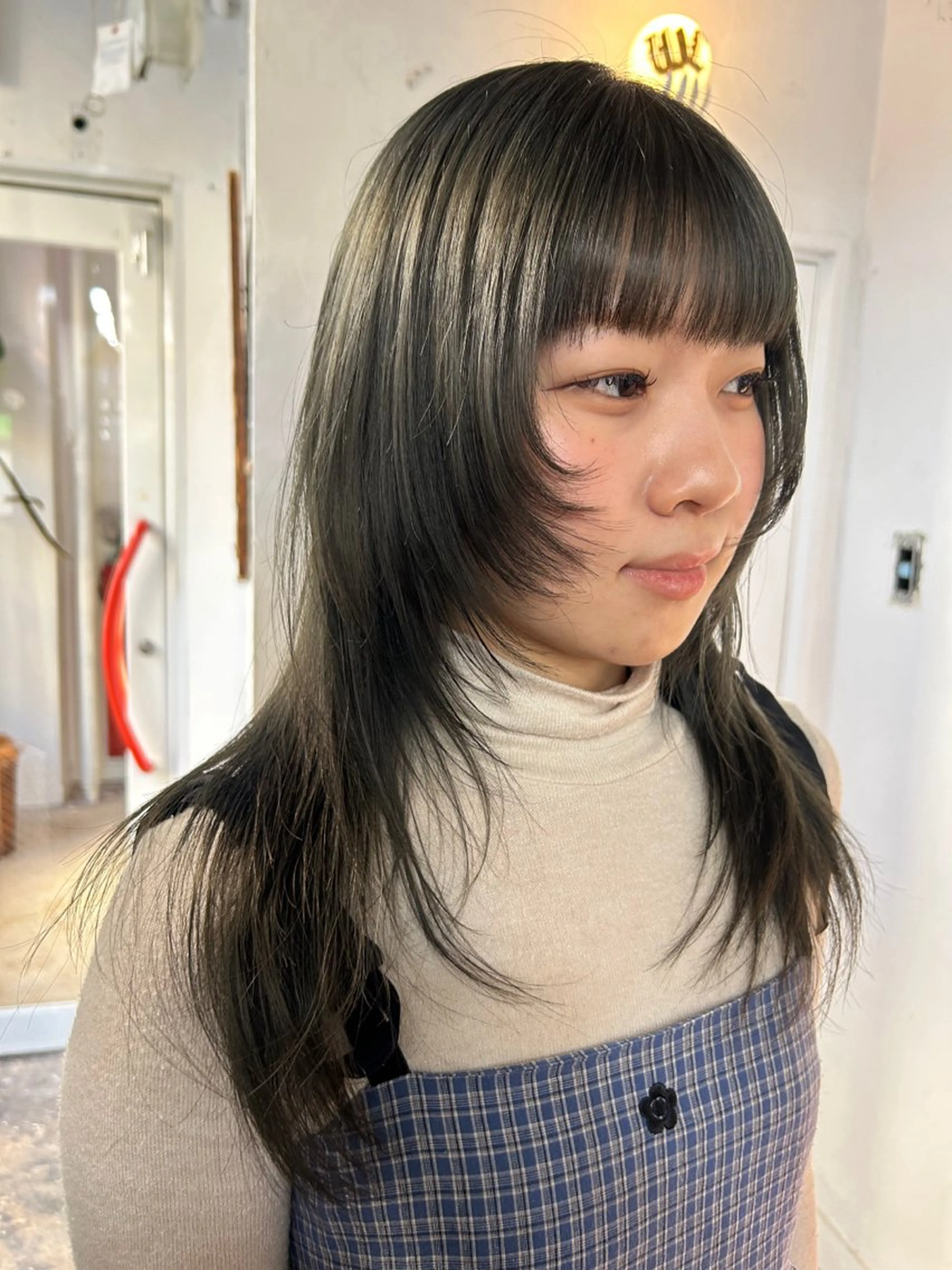 ロング カラー グレージュ オリーブグレージュ オリーブグレー カット ヘアカラー 小川真歩/パーマ /暖色オリーブのヘアスタイル