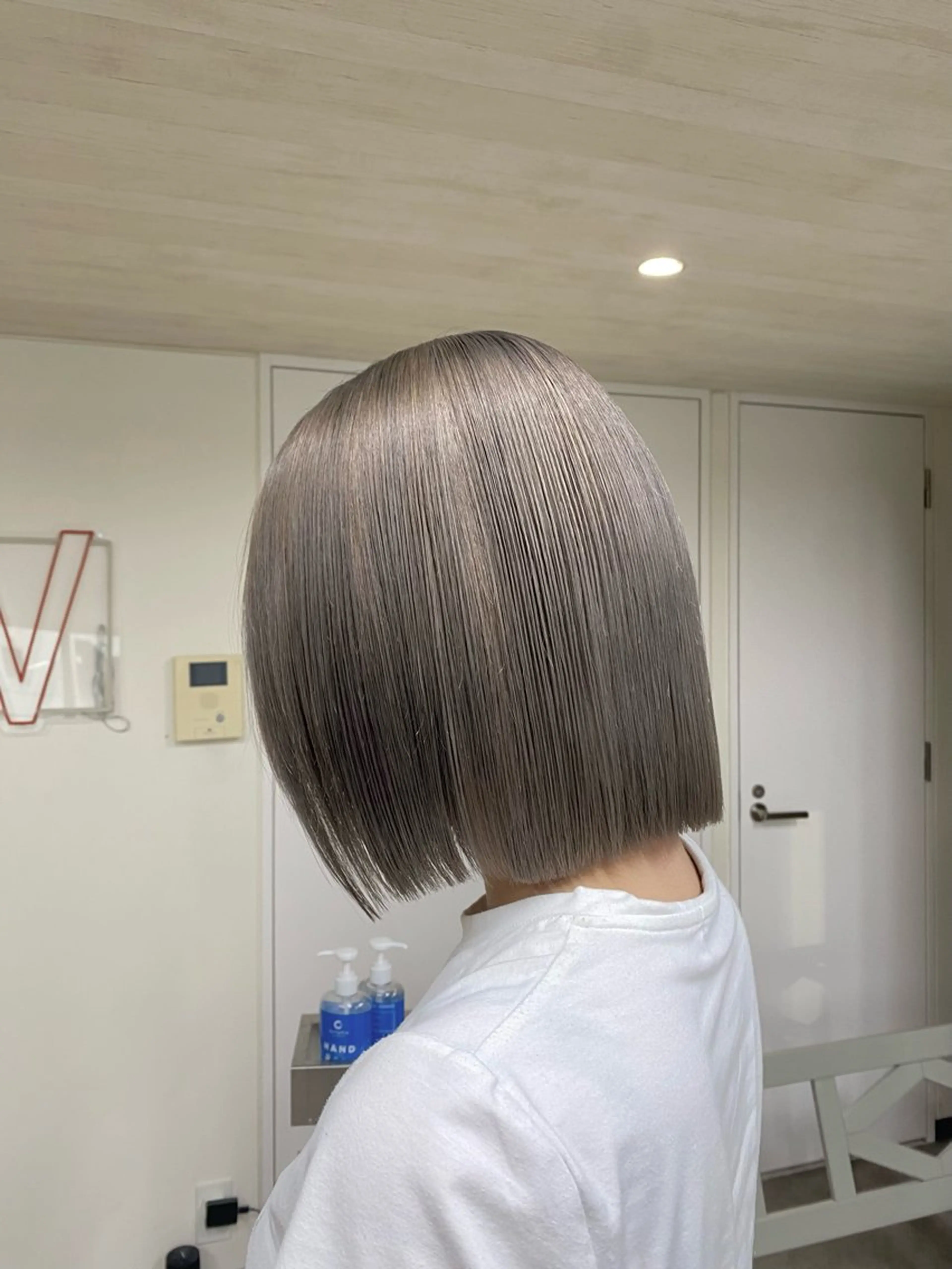 ショート カラー ブリーチ シルバー ホワイトシルバー ボブ eyelash  salon Lien所属・衣笠 結愛のマツエク・マツパデザイン