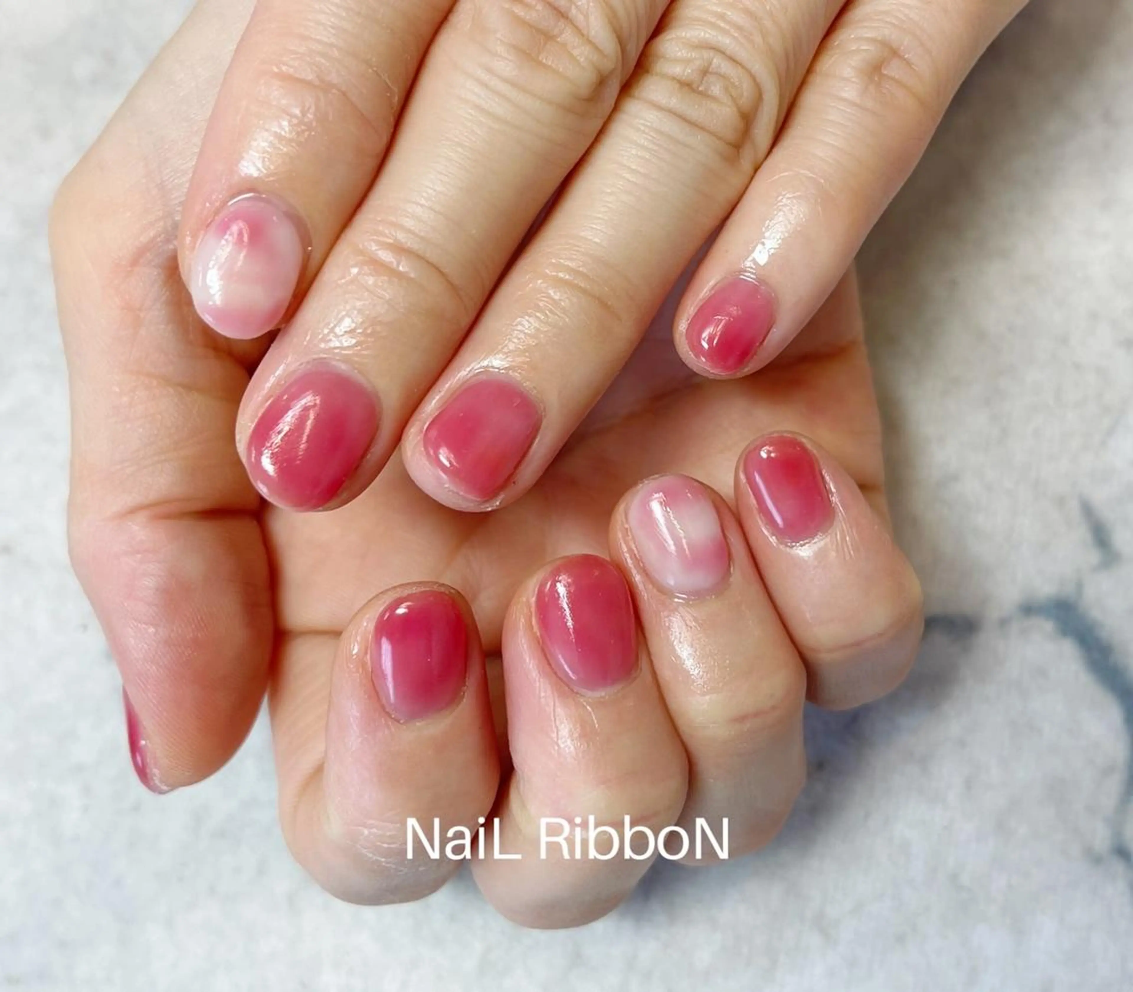 ネイル ネイルリボン 受付スタッフのネイルデザイン