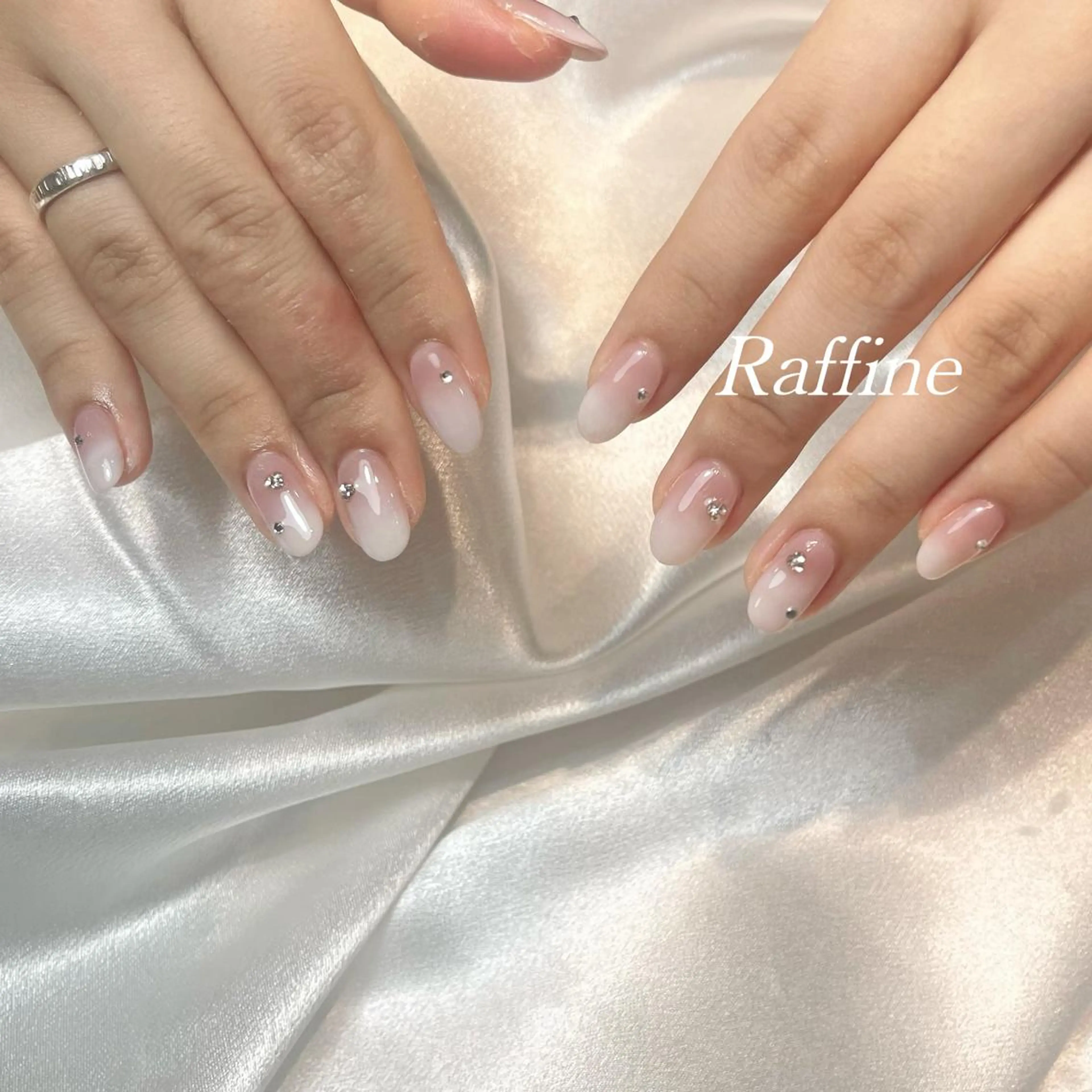 ネイル RAFFINE 月🦋🩵のネイルデザイン