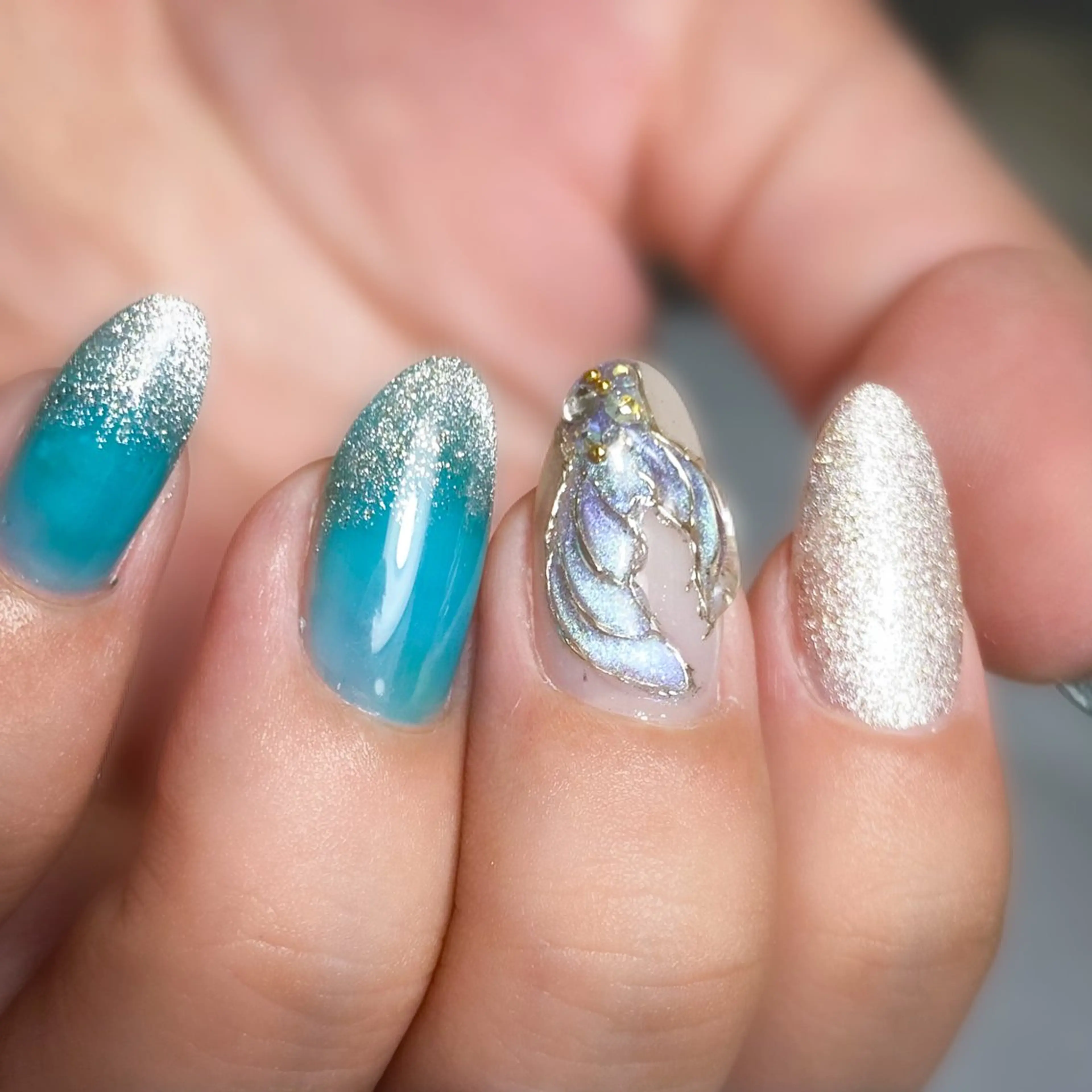 ネイル グリーン 持ち込み 夏ネイル ハンドネイル &.nail/ ニュアンス/持込み可のネイルデザイン