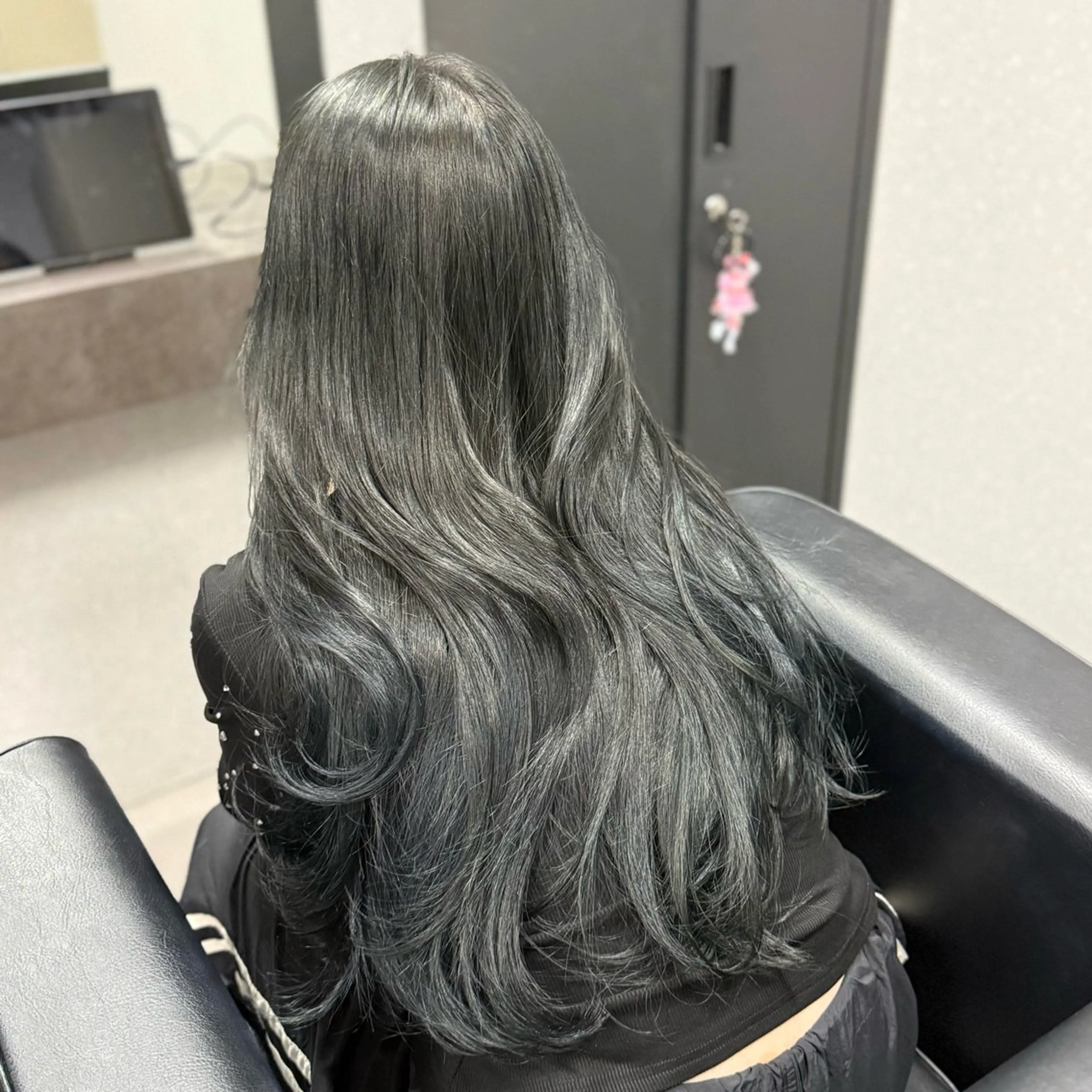 ロング カラー 黒髪 透明感カラー グレージュ オリーブカラー 髪質改善 ヘアカラー トリートメント ブリーチなし I 髪質改善Ⅰたつやのヘアスタイル