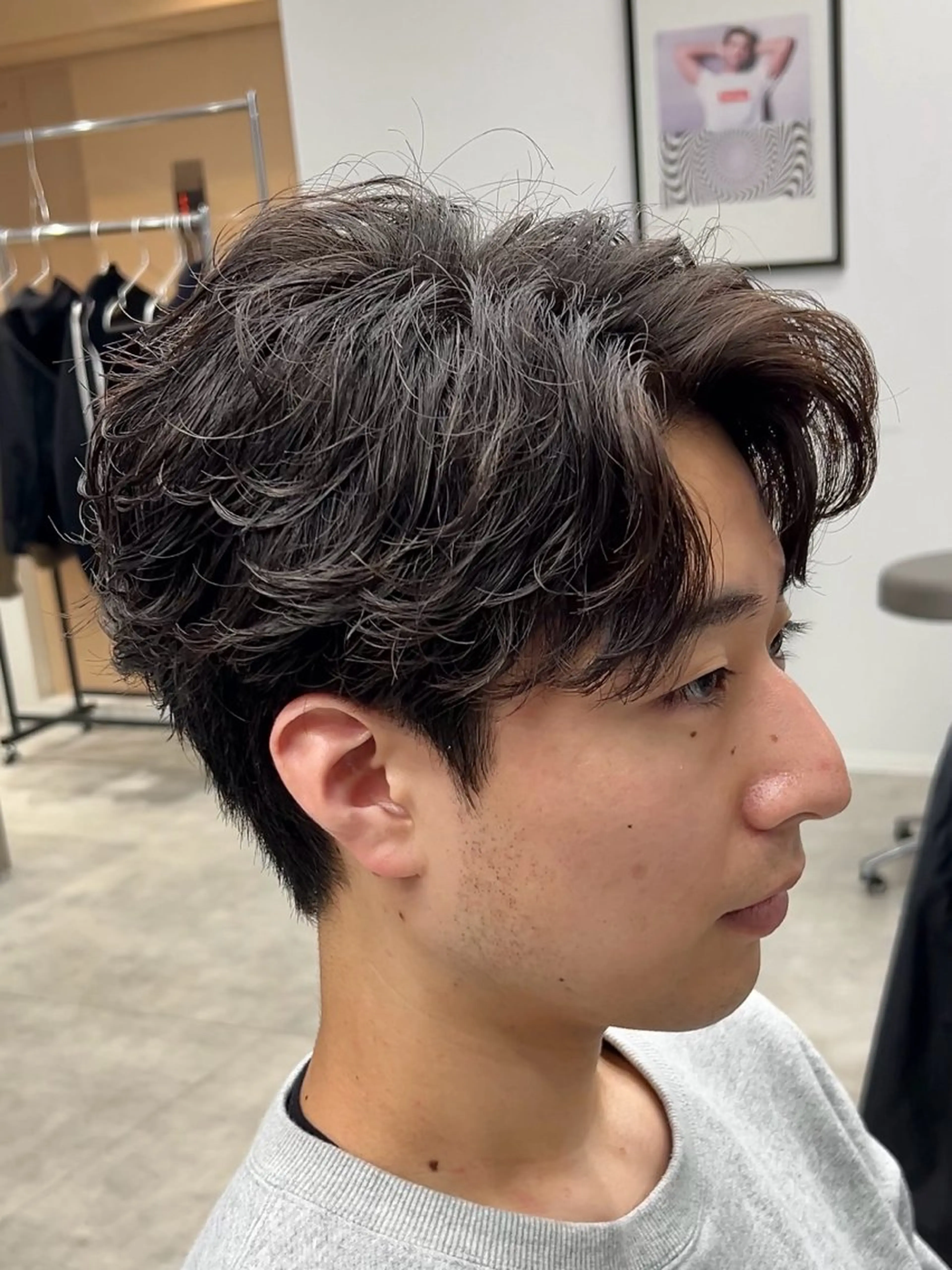 ショート パーマ メンズ センターパート フェザーパーマ メンズパーマ ショートヘア カット パーマ メンズパーマ/ 新潟駅/佐藤裕のヘアスタイル