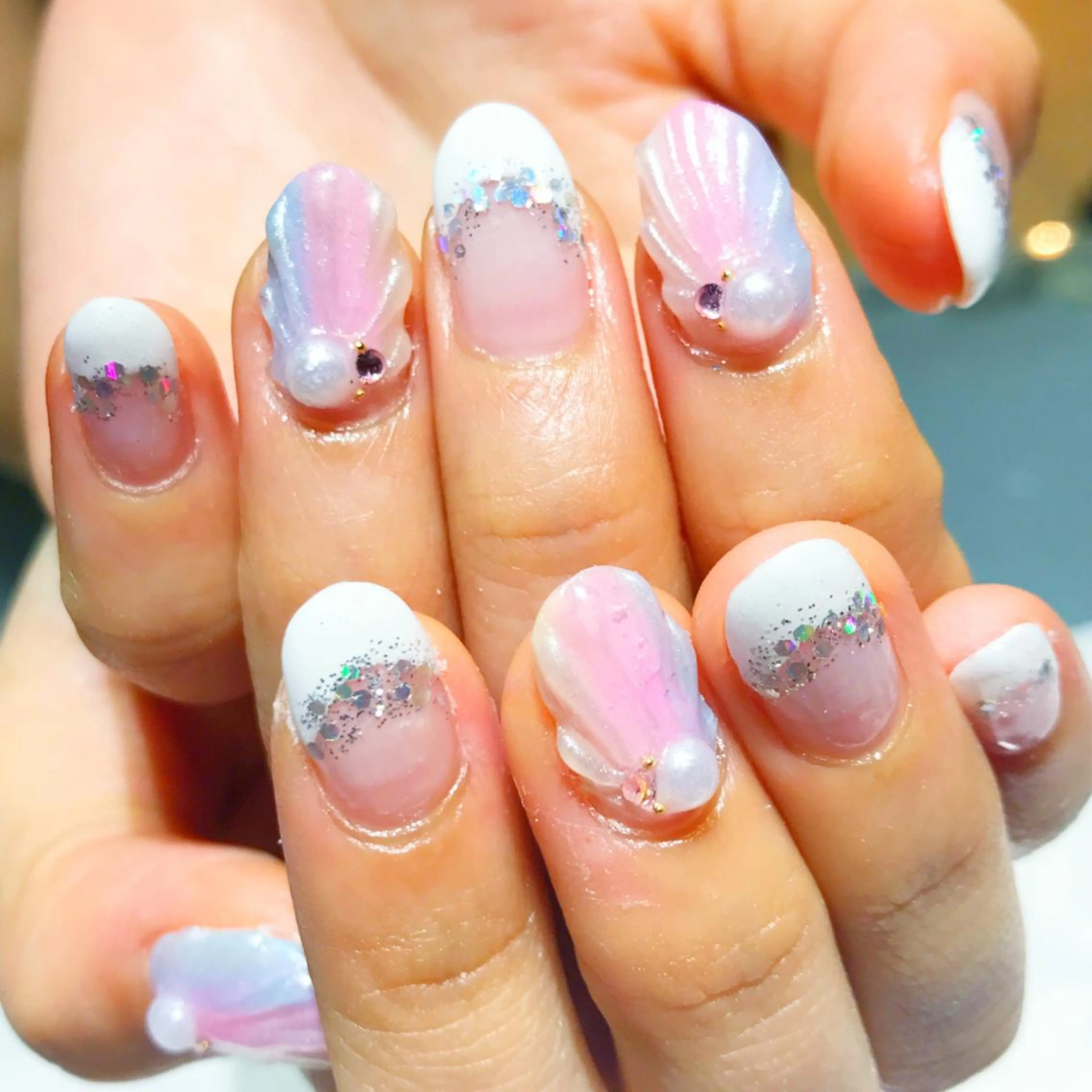 ネイル フレンチネイル ラメ(グリッター) YUN 💅のネイルデザイン