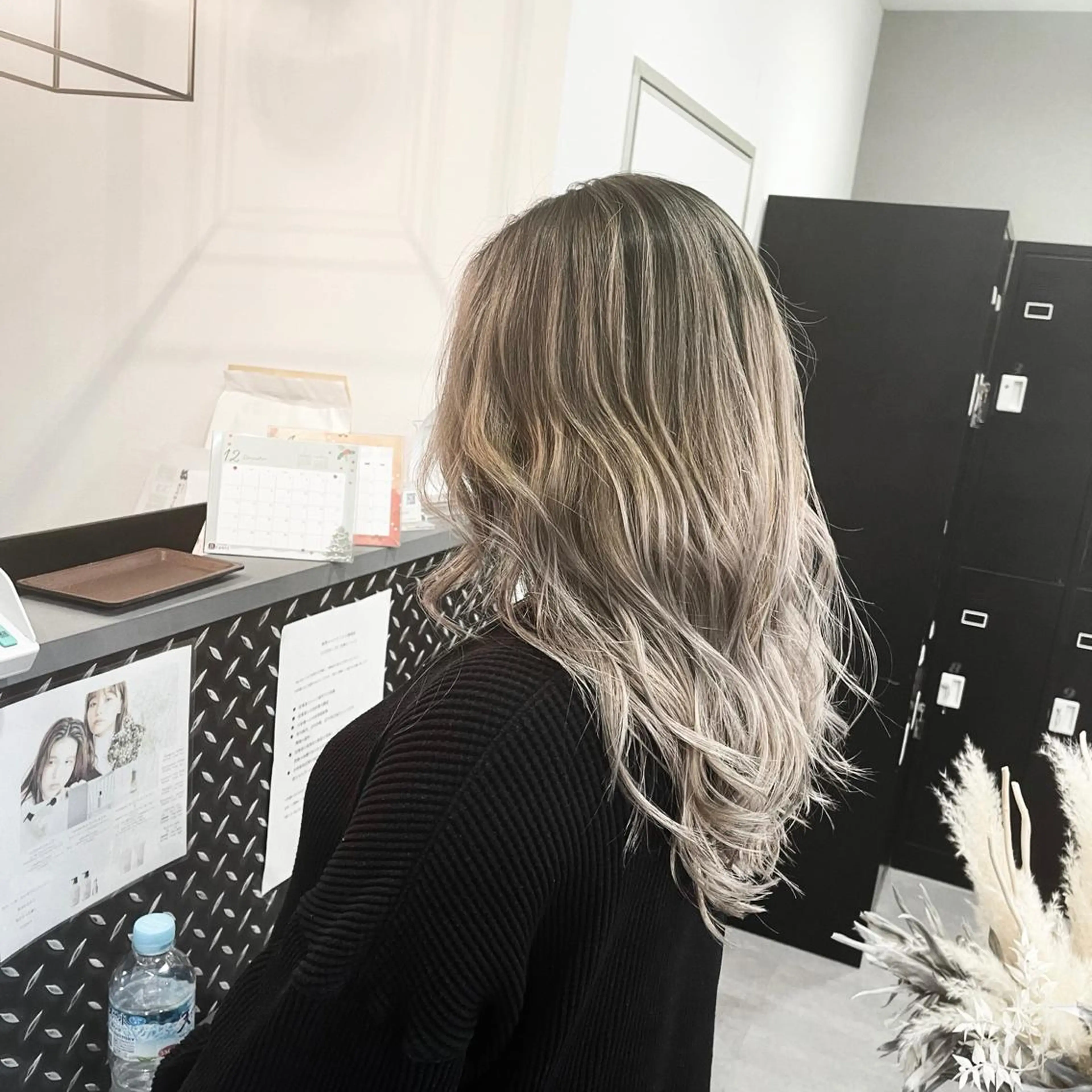 ロング カラー ヘアアレンジ バレイヤージュ デザインカラー ハイライトカラー 外国人風カラー ハイライト アンドウ ユウ/ レイヤーカット/韓国のヘアスタイル