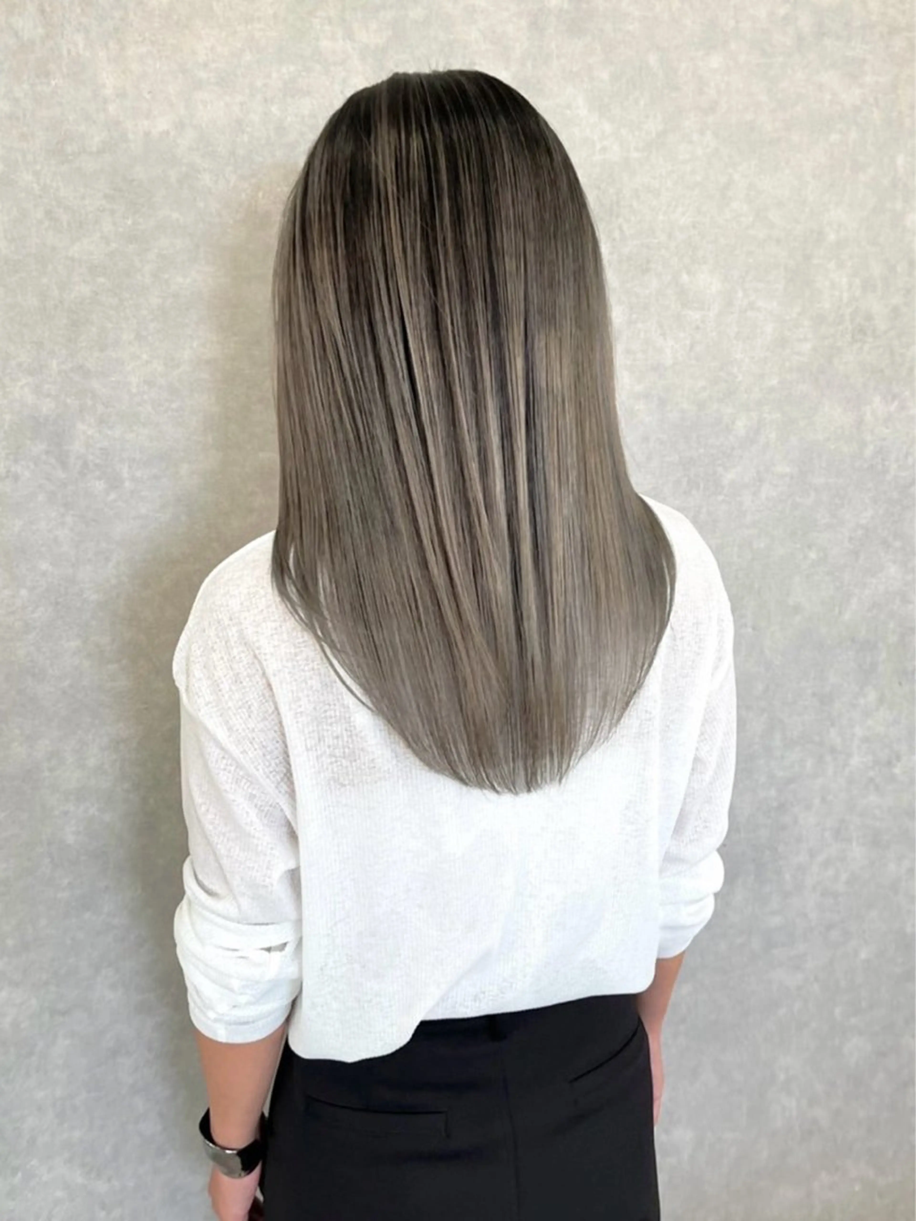 セミロング カラー バレイヤージュ レイヤーカット ヘアカラー 艶カラー YOSHIMURAのヘアスタイル