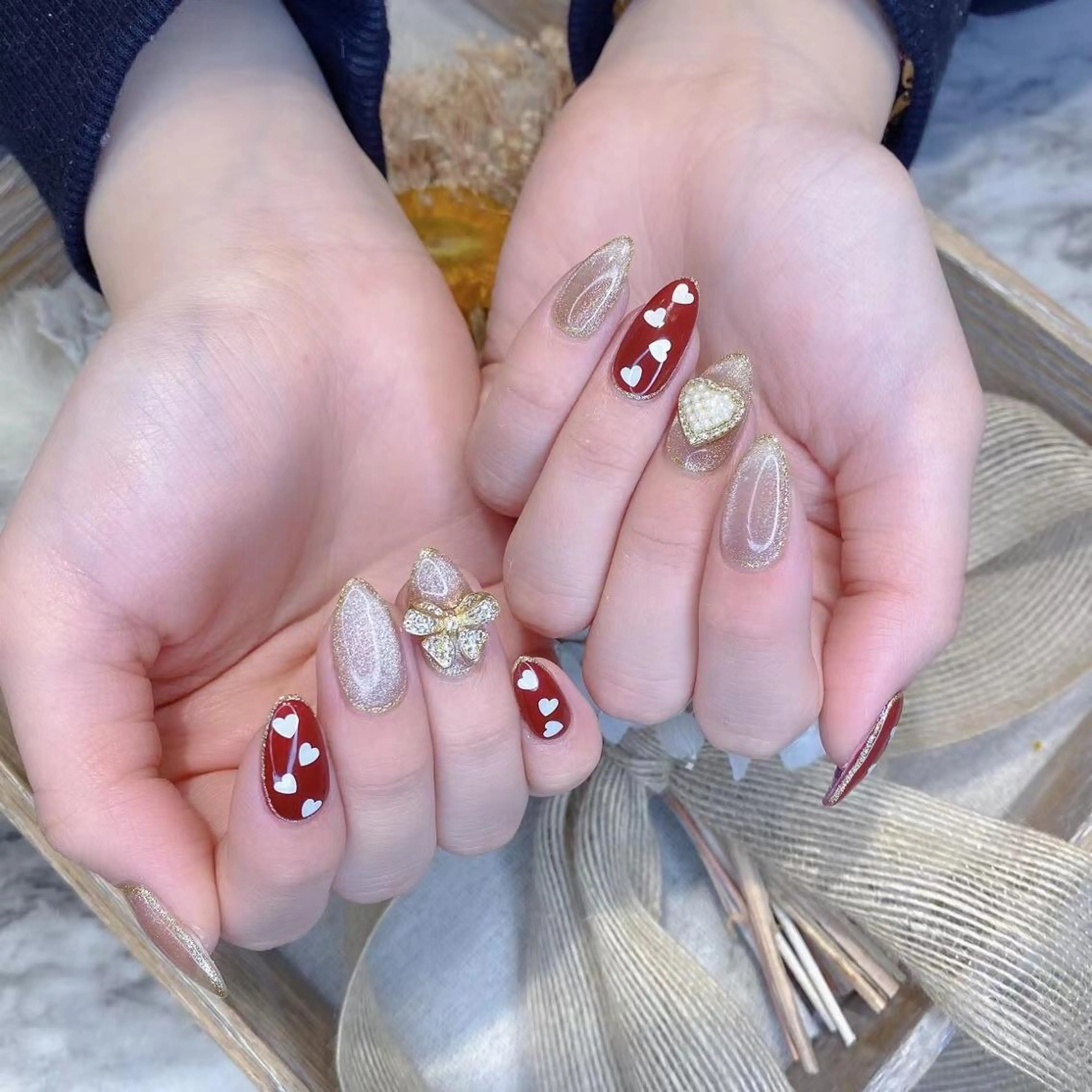 ネイル ゴールド ハート 赤色 ホワイト Babarla　Nail　Salon所属・babarla Nailのネイルデザイン