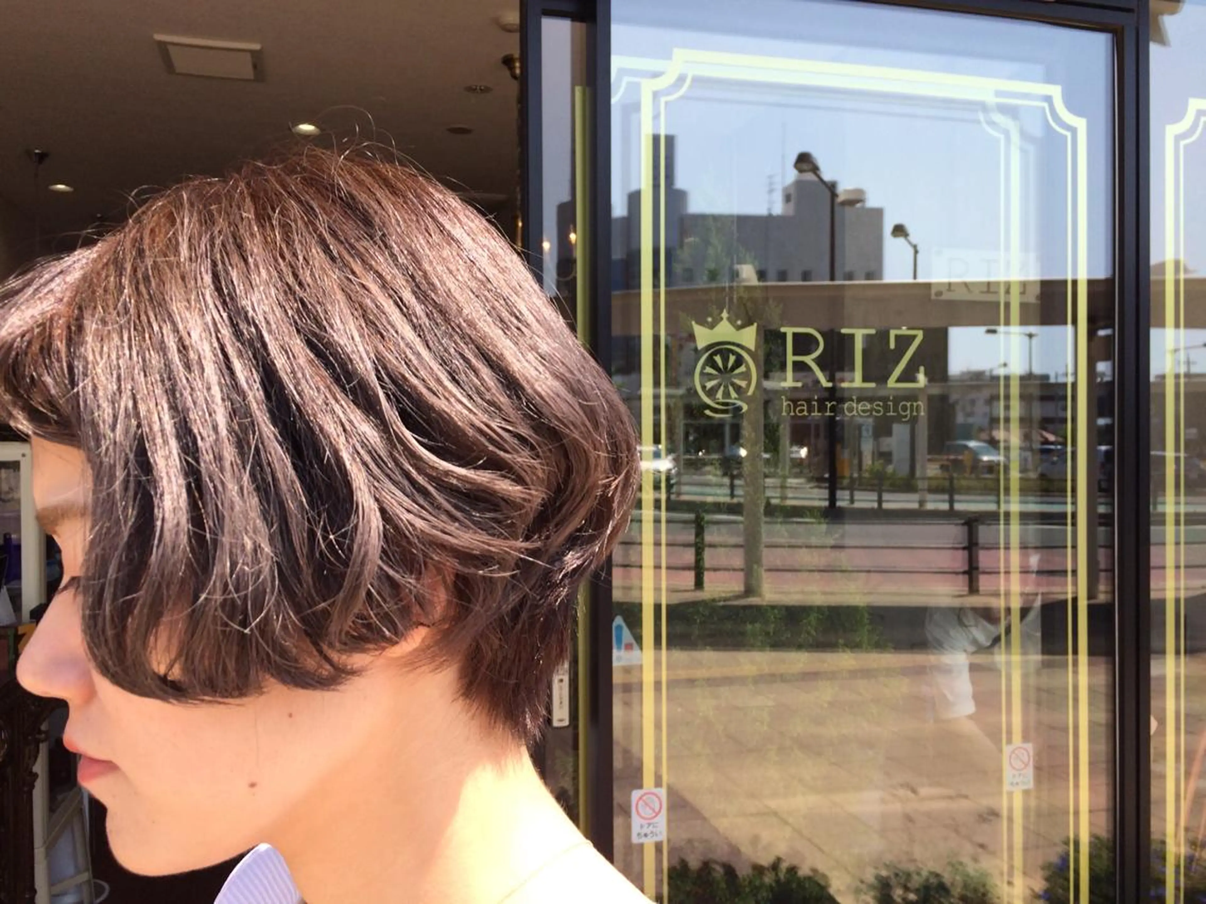 ショート カラー HANA by RIZのヘアスタイル