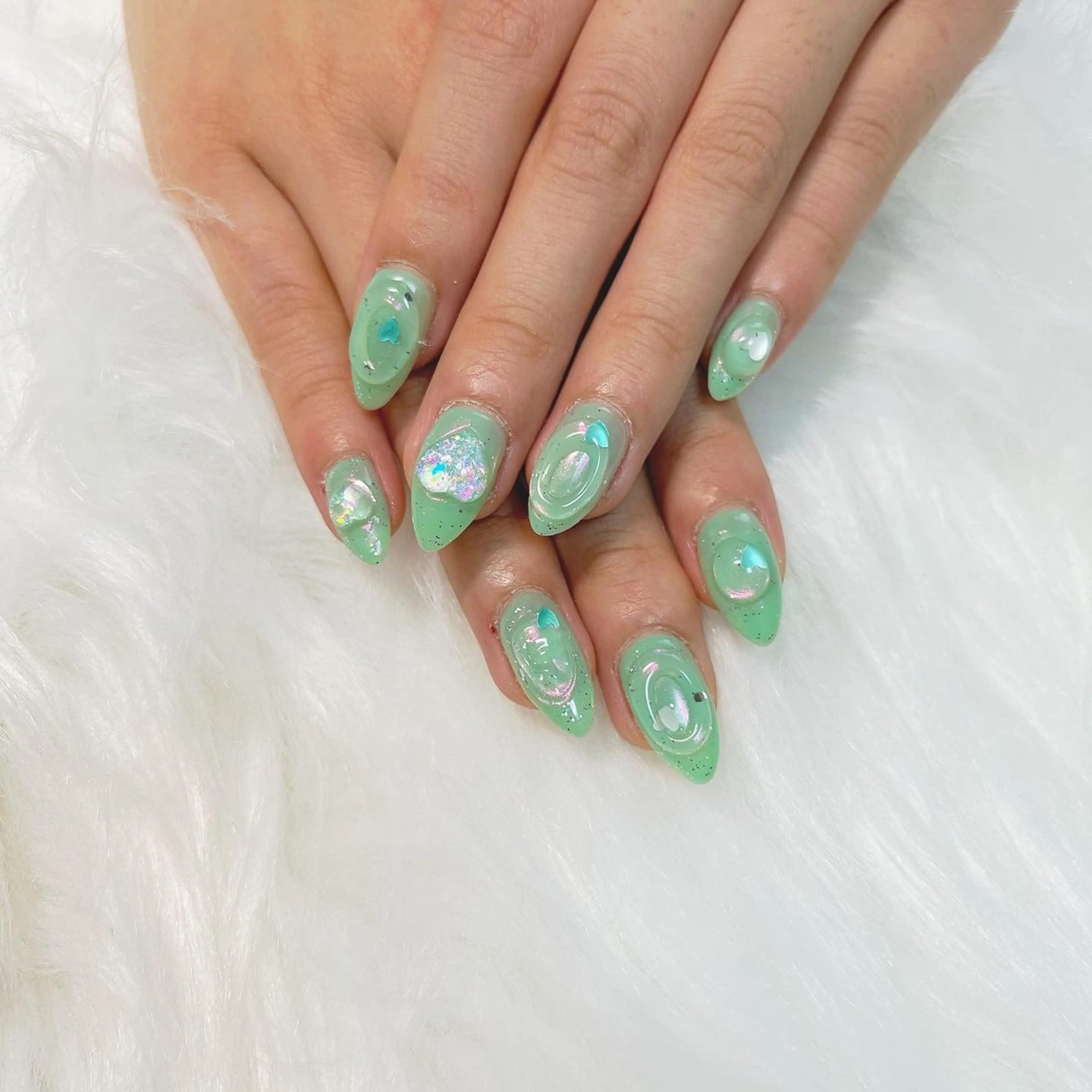 ネイル オーロラネイル キラキラネイル ミラーネイル ぷっくりネイル プライベートサロン M.🤍Maeのその他イメージ