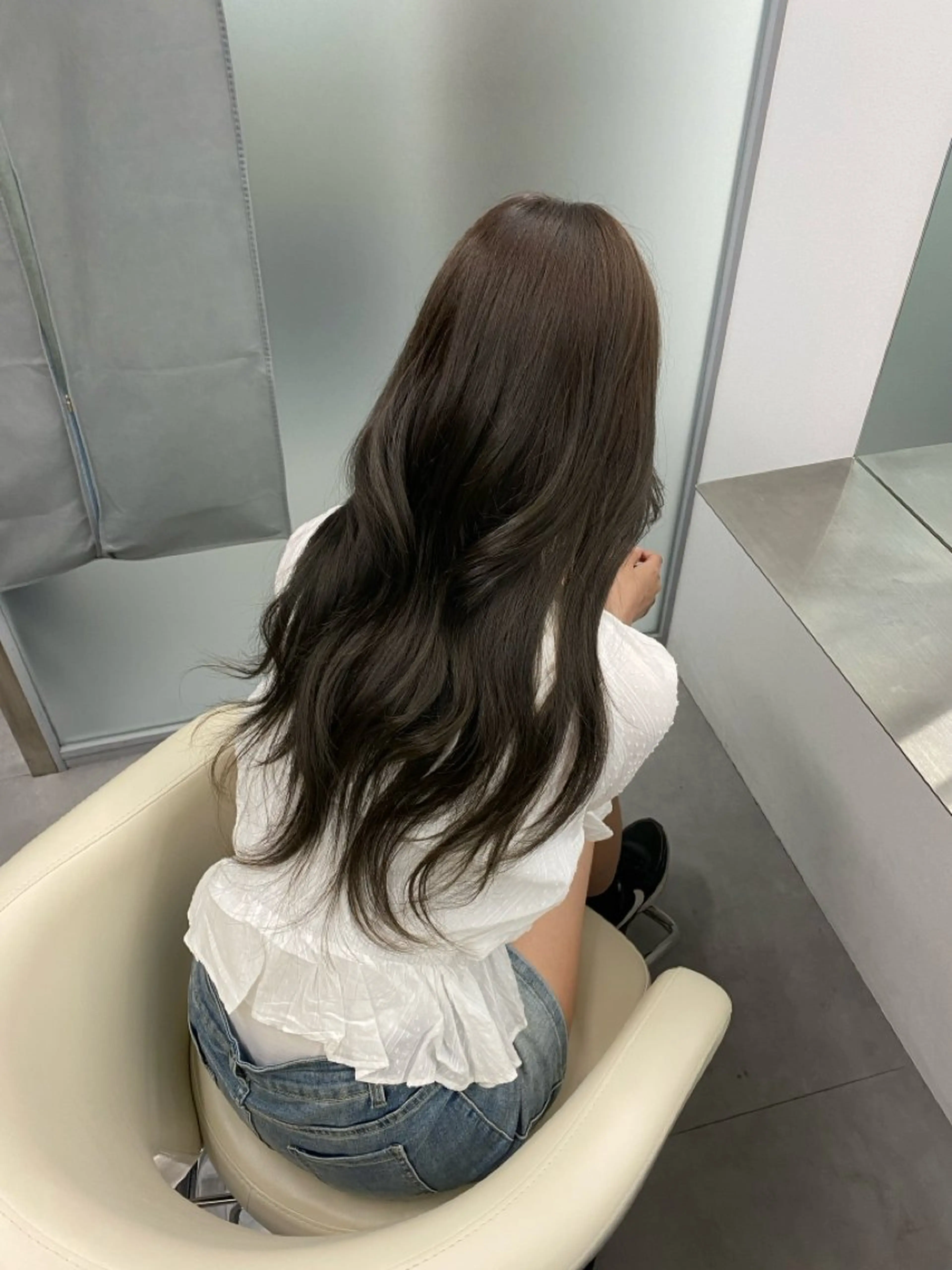 ロング カラー グレージュ オリーブグレージュ オリーブグレー 江坂トレンド韓国風 髪質改善shinoのヘアスタイル