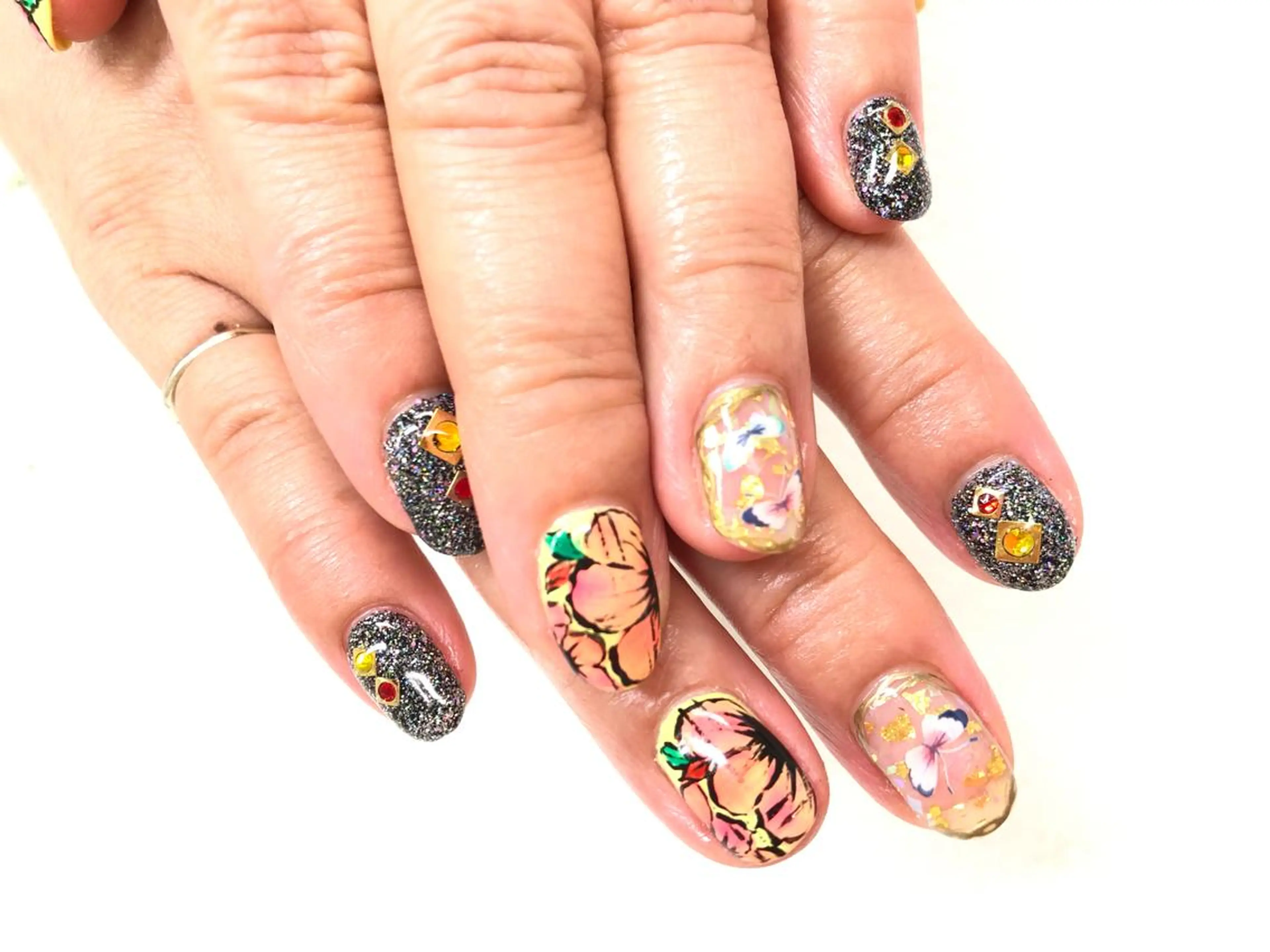 ネイル ユリシスネイル 担当近藤のネイルデザイン