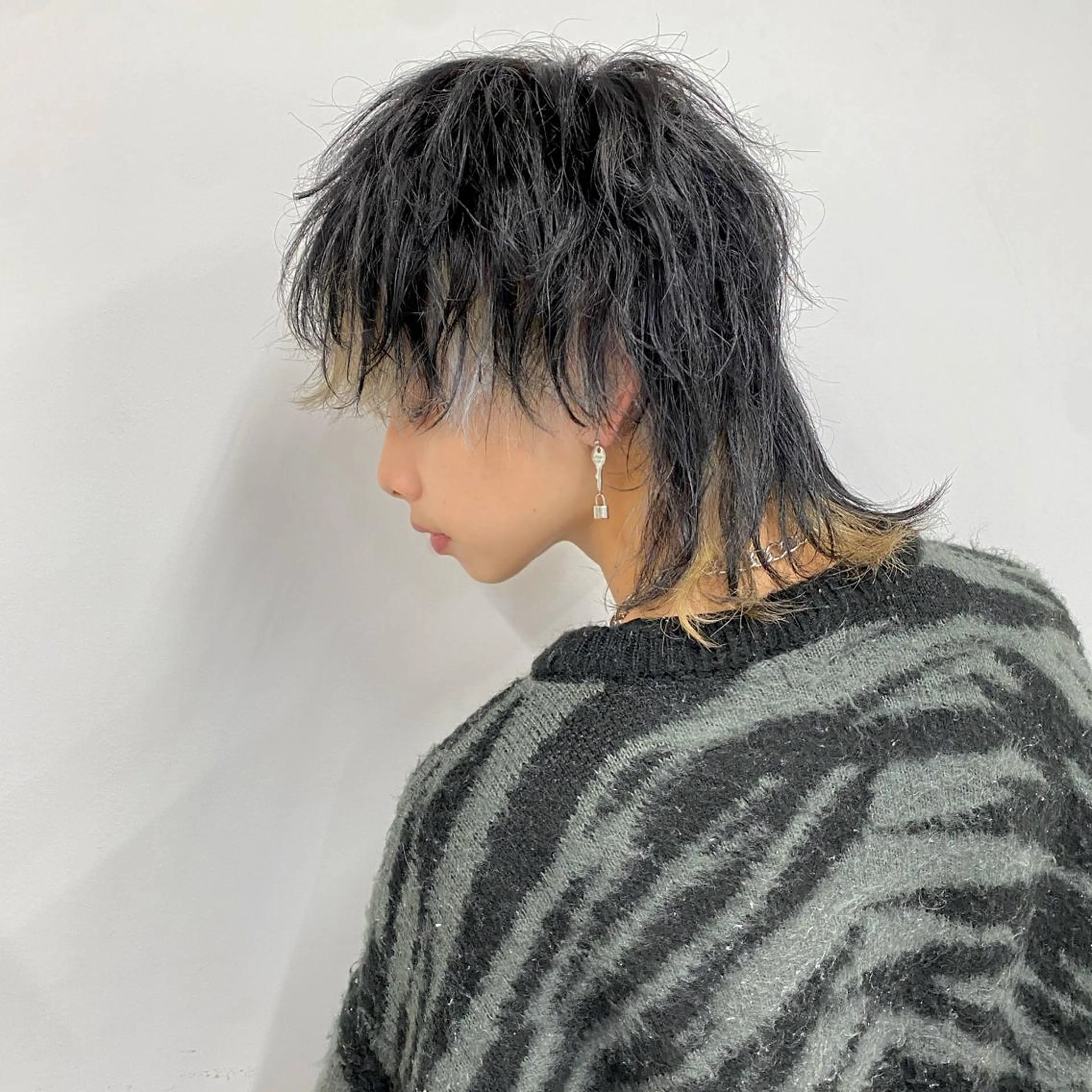 ショート カラー メンズ メンズインナーカラー インナーカラー ADITION所属・いさな 🌚のヘアスタイル