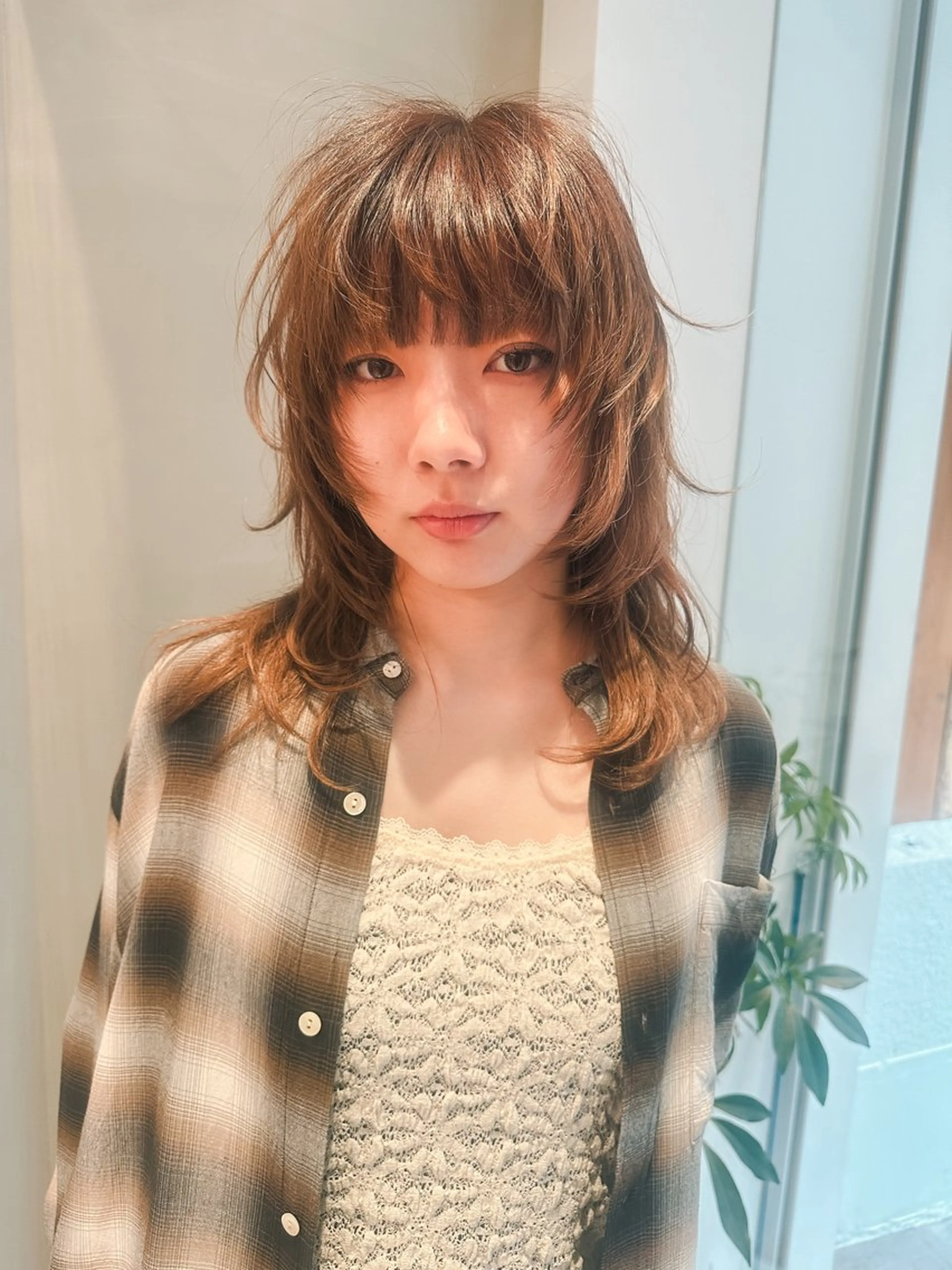 セミロング カラー ベージュカラー ブラウンカラー ブラウンベージュ ダブルカラー ハッシュカット カット ヘアカラー トリートメント レイヤー/ウルフ/ ハッシュカット/ダイのヘアスタイル