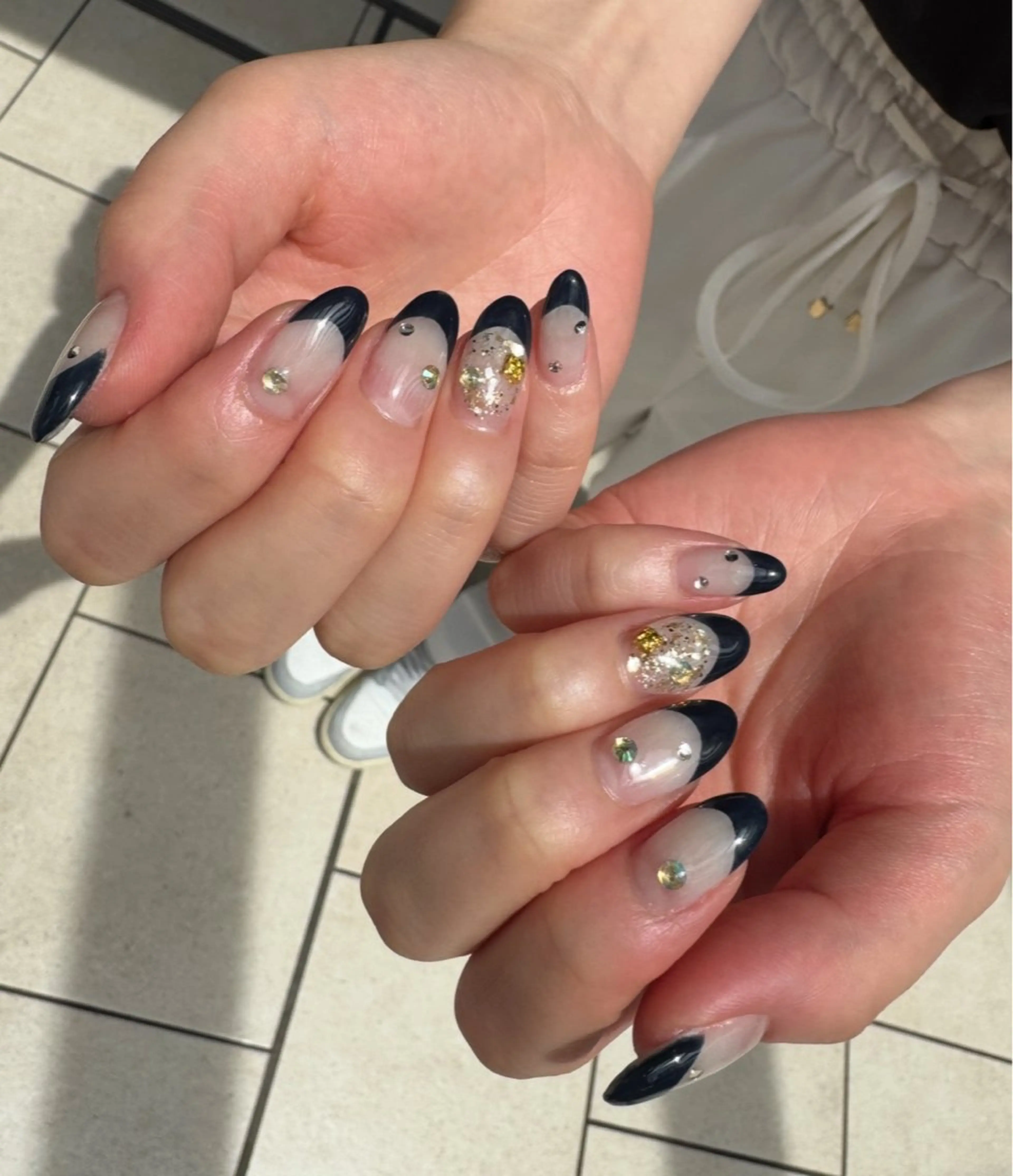 ネイル 成人式 キラキラネイル ニュアンスネイル オフィスネイル シンプルネイル Lililas サロン&スクールのネイルデザイン