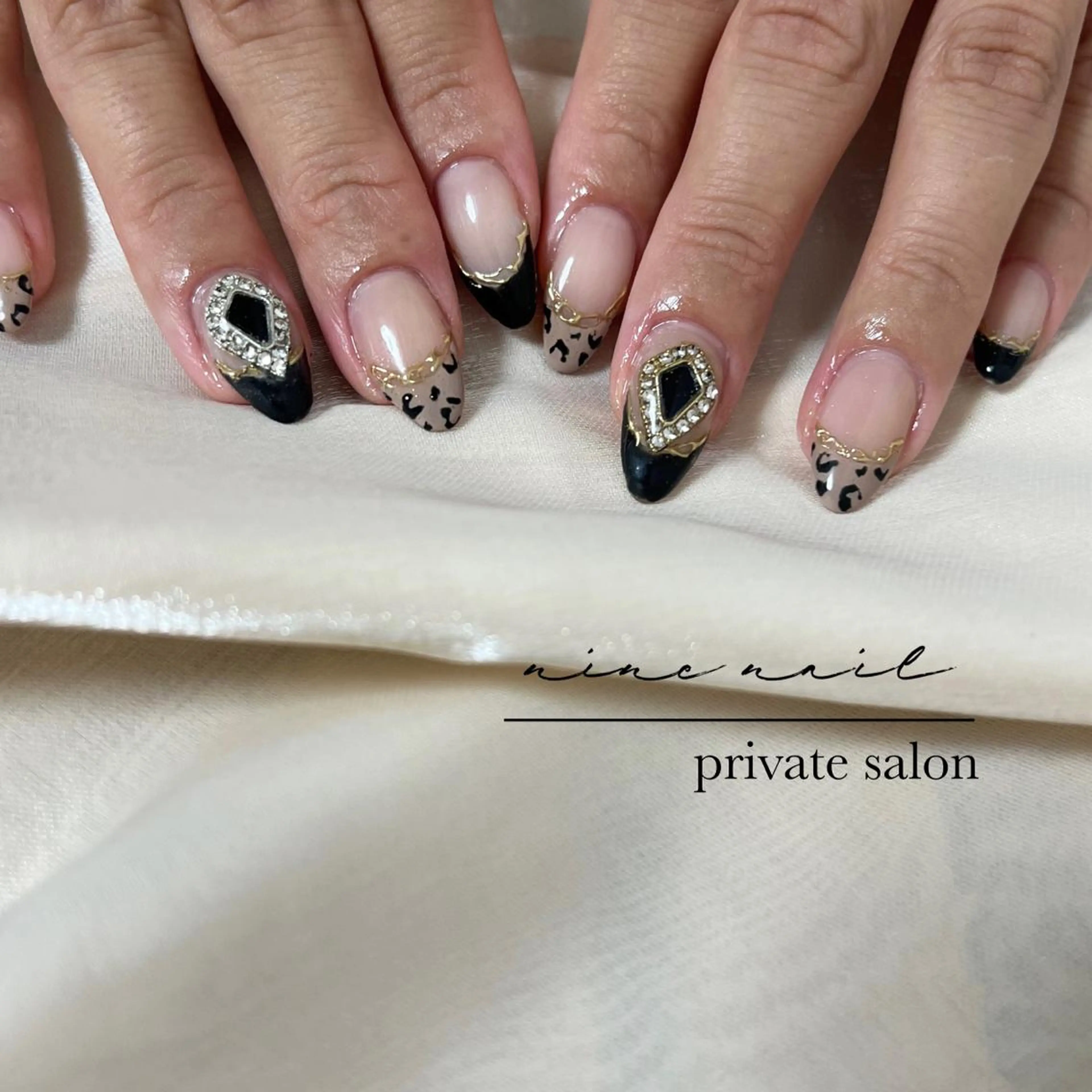 ネイル アニマル柄 フレンチネイル ミラーネイル nine nailのネイルデザイン