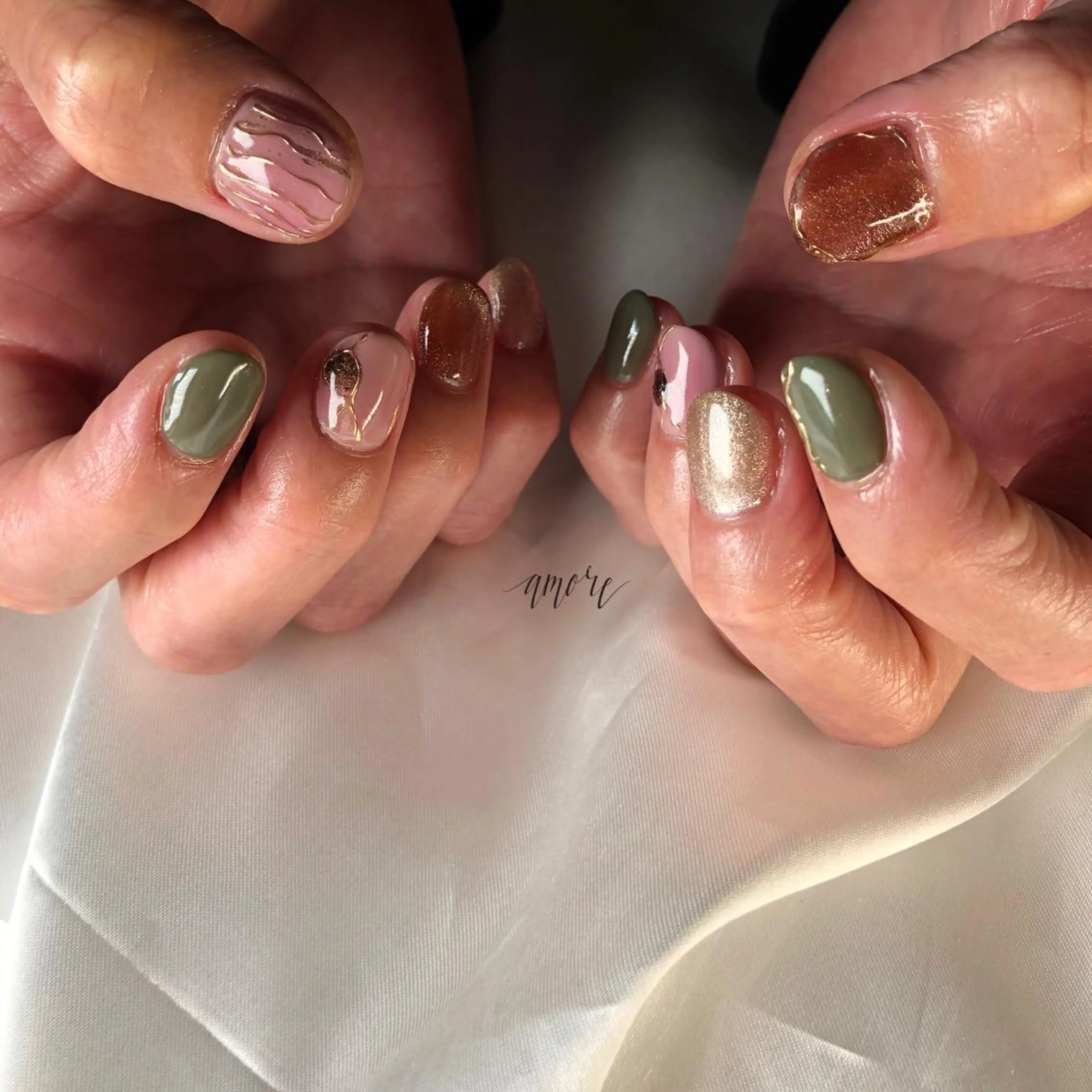 ネイル ジェルネイル 氷ネイル・うるうるネイル マグネットネイル ミラーネイル ニュアンスネイル You kyehwaのネイルデザイン