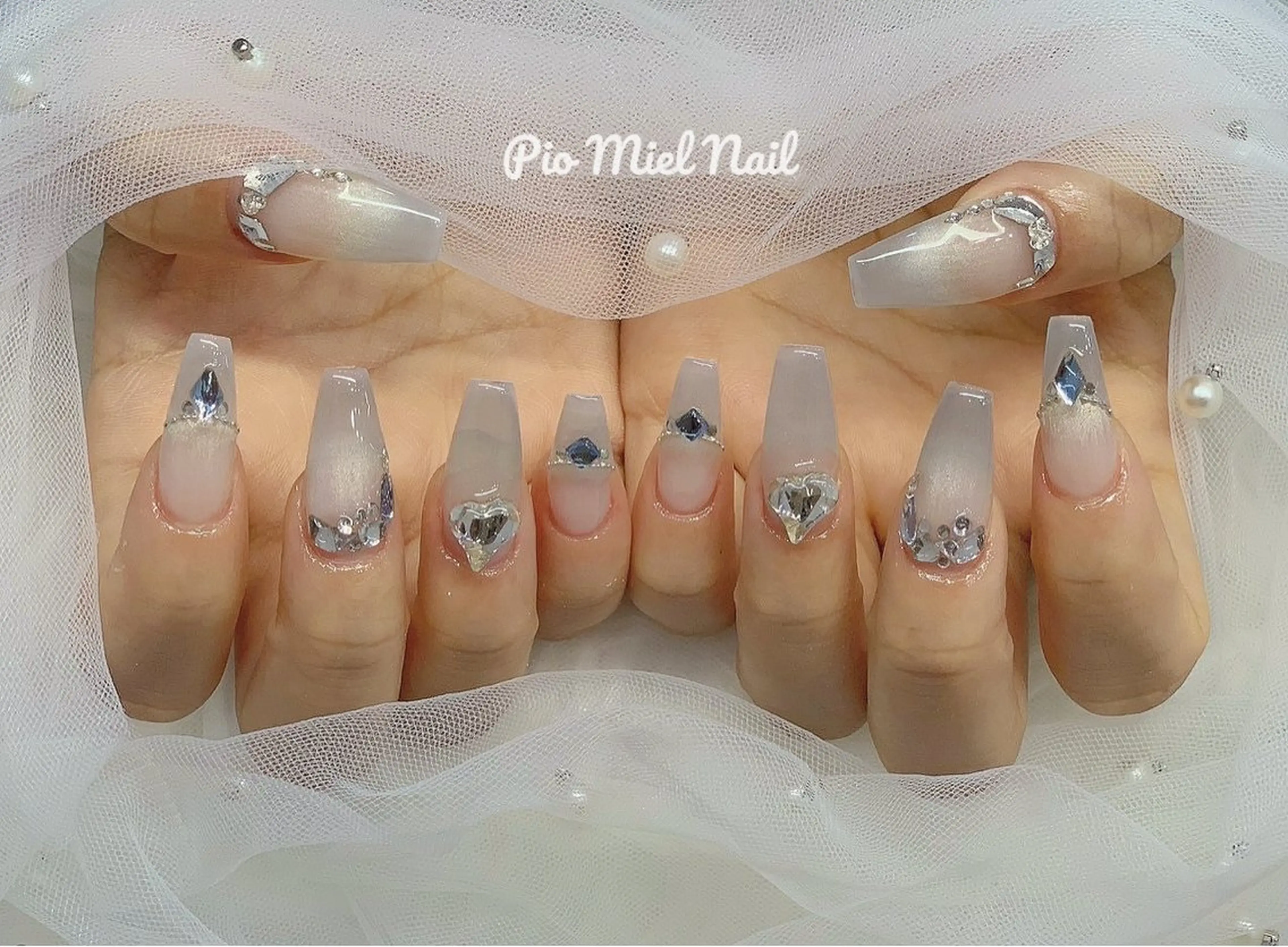ミディアム 韓国風ヘア ハンドネイル Pio Mielのネイルデザイン