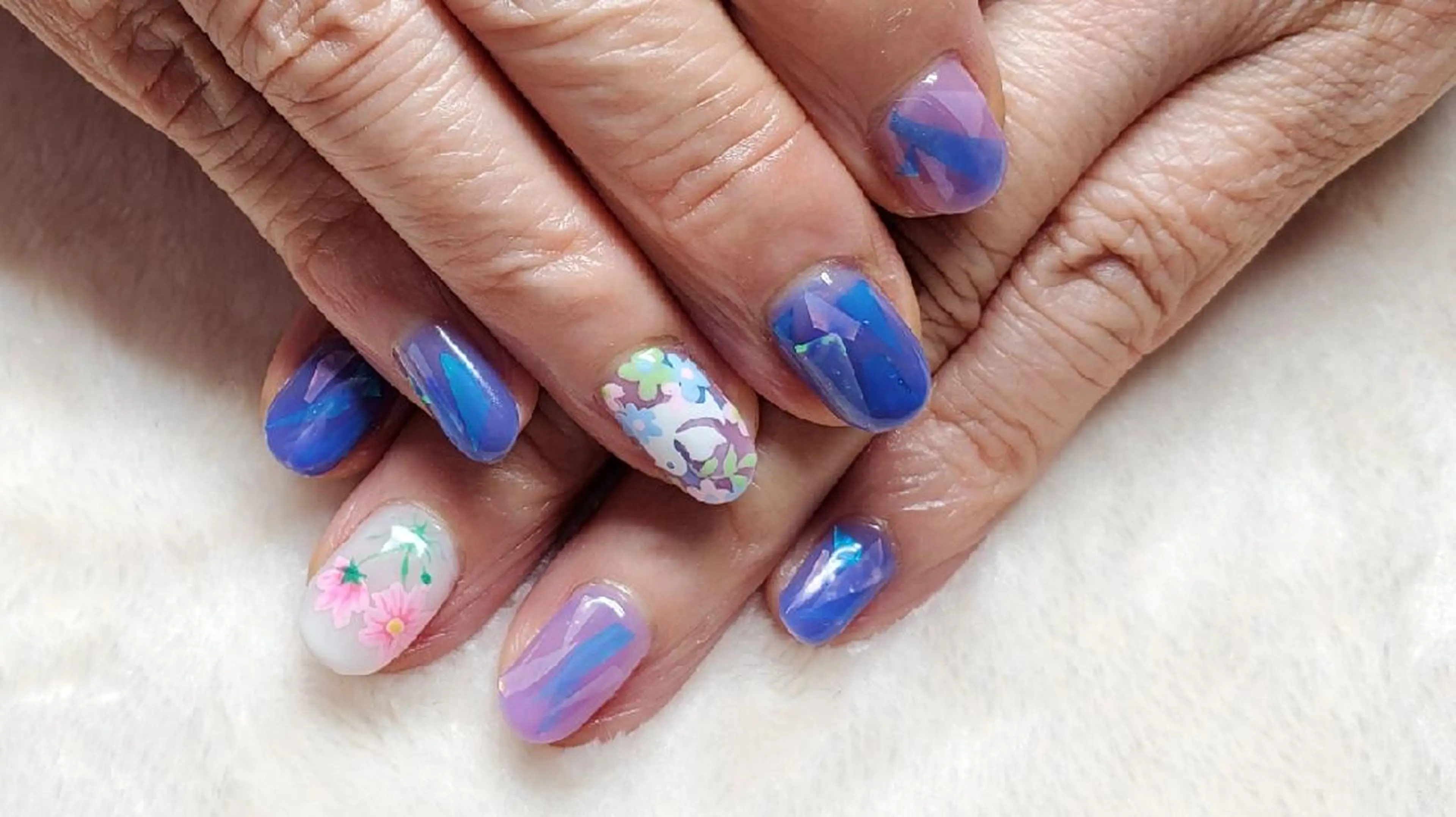 ネイル オーロラネイル おで@ oderi_nailのネイルデザイン