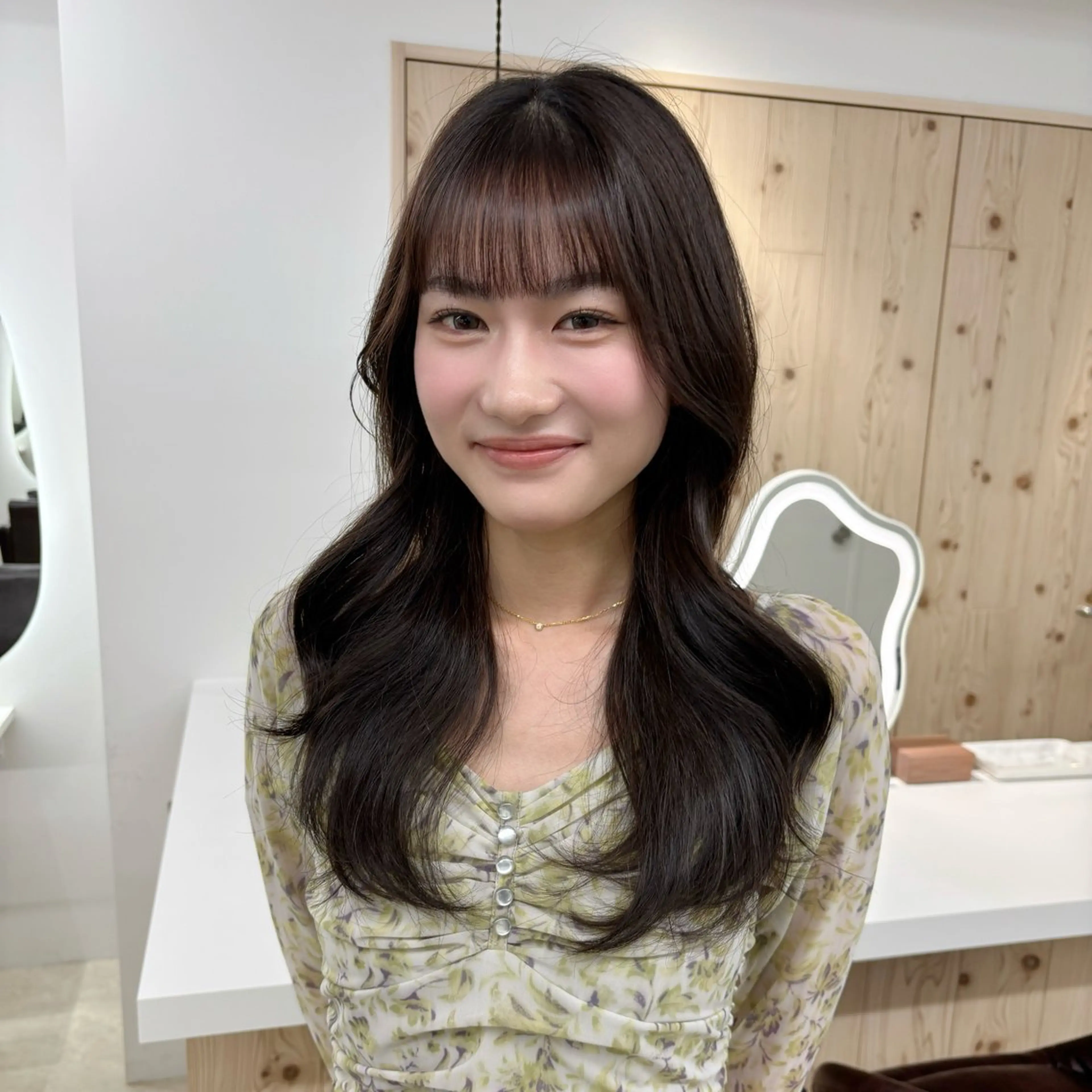 【🍭人気NO.2🍭】透け感たっぷりカラー+くびれるカット+3stepトリートメント #韓国ヘアの写真