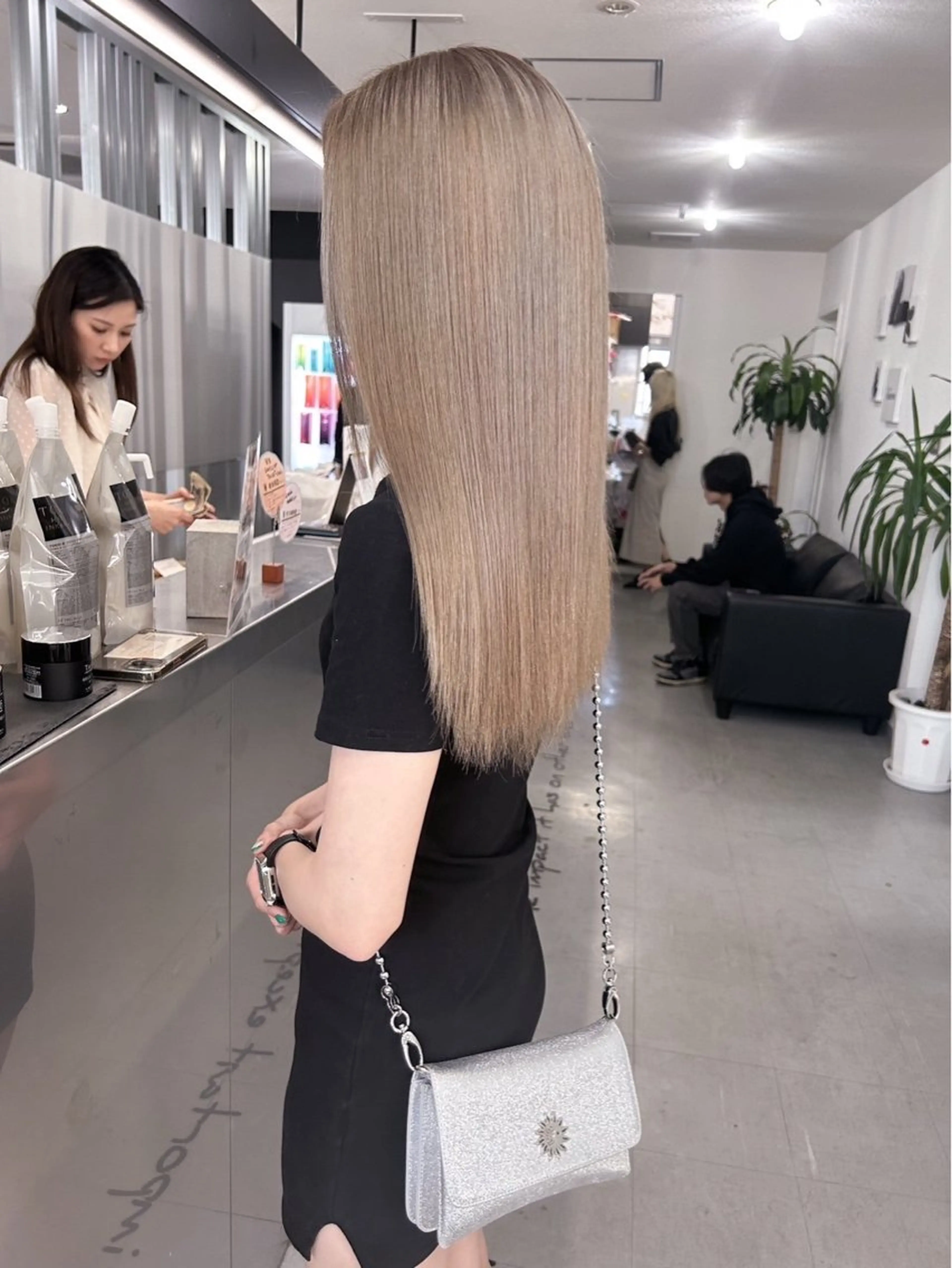 ロング king highlight&extensions梅田所属・髪質改善/似合わ せ/ダブルカラー盛田のヘアスタイル