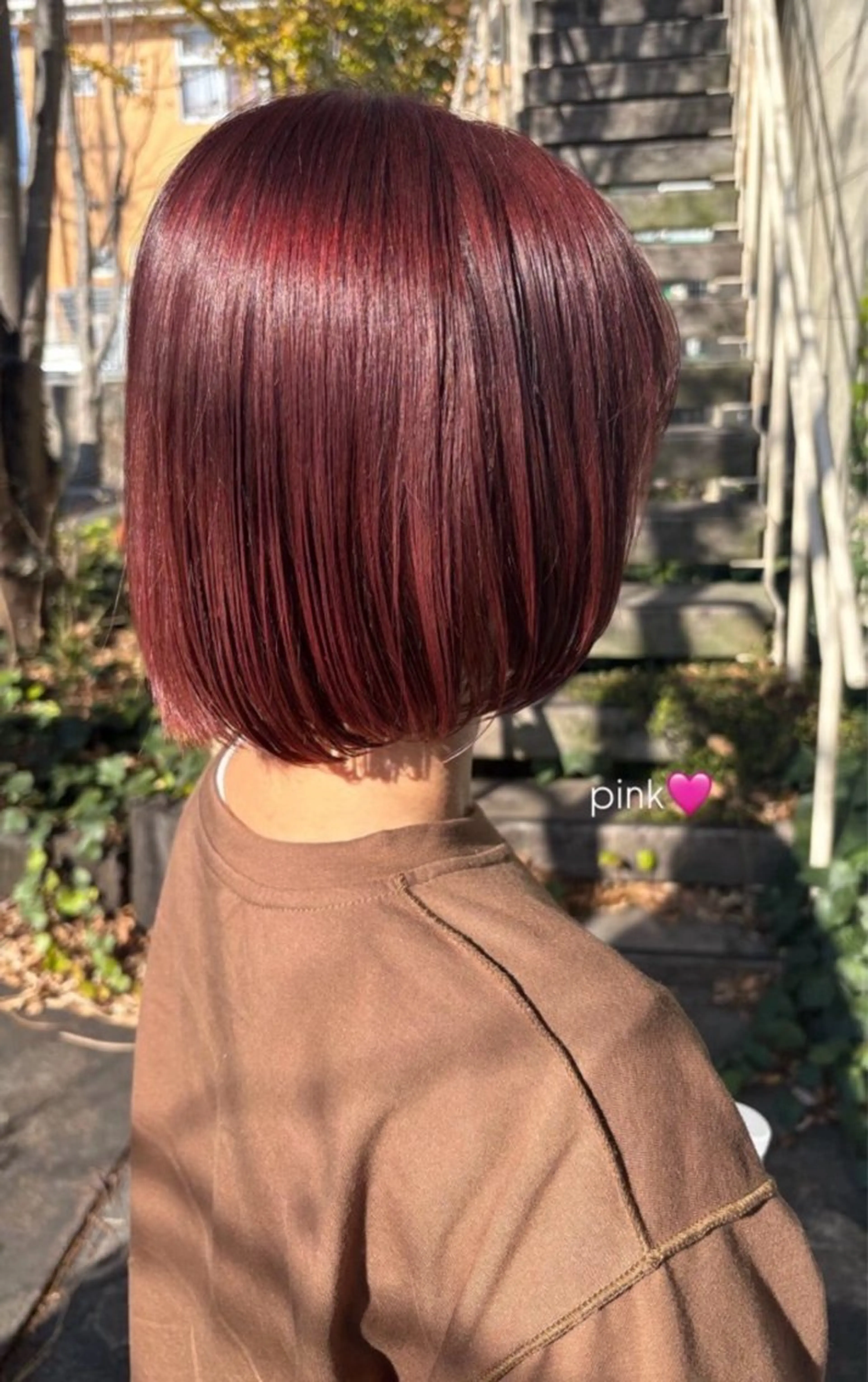 ショート カラー ルプラボウ　岡田 莉音のヘアスタイル