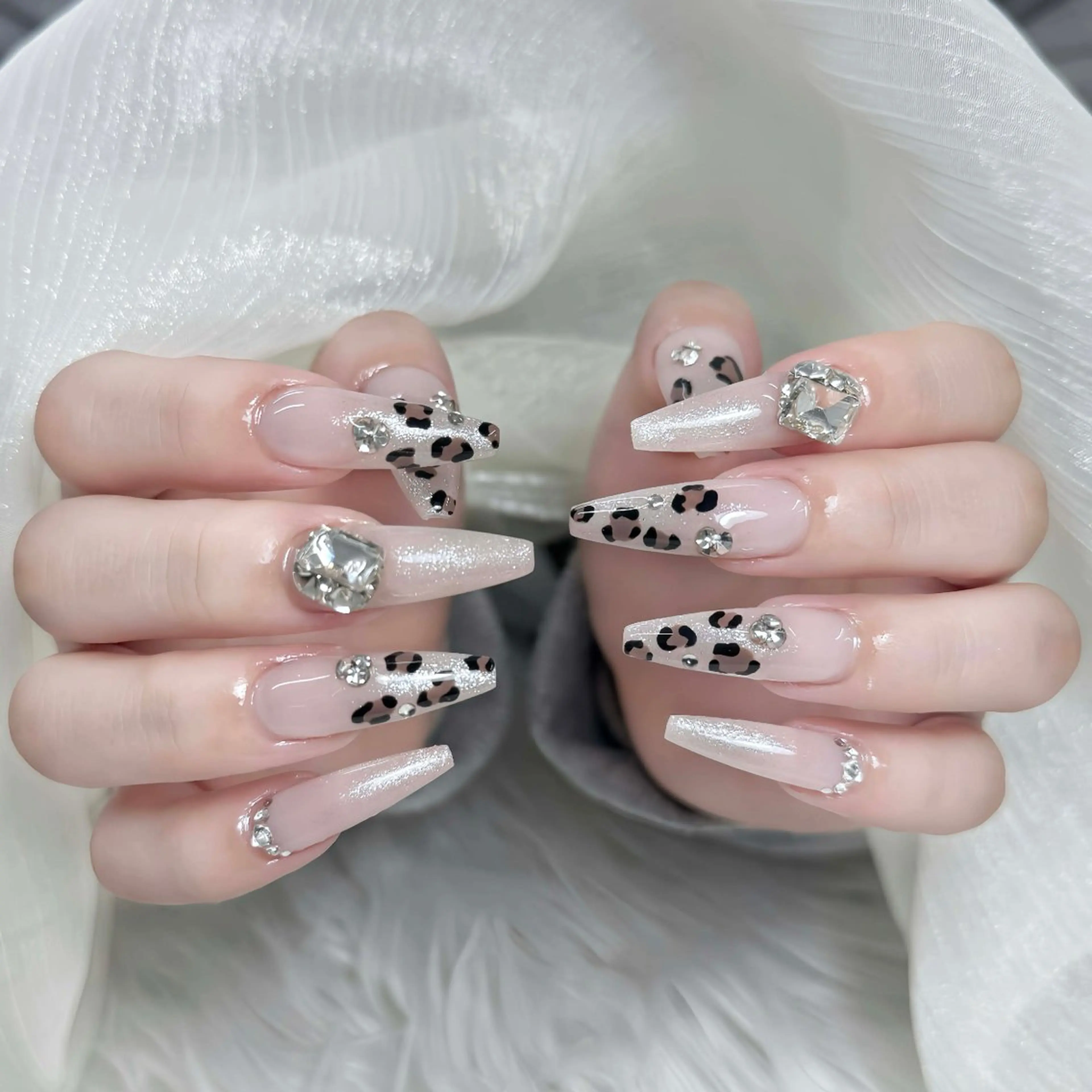 ネイル ハンドネイル いちご chan novaのネイルデザイン