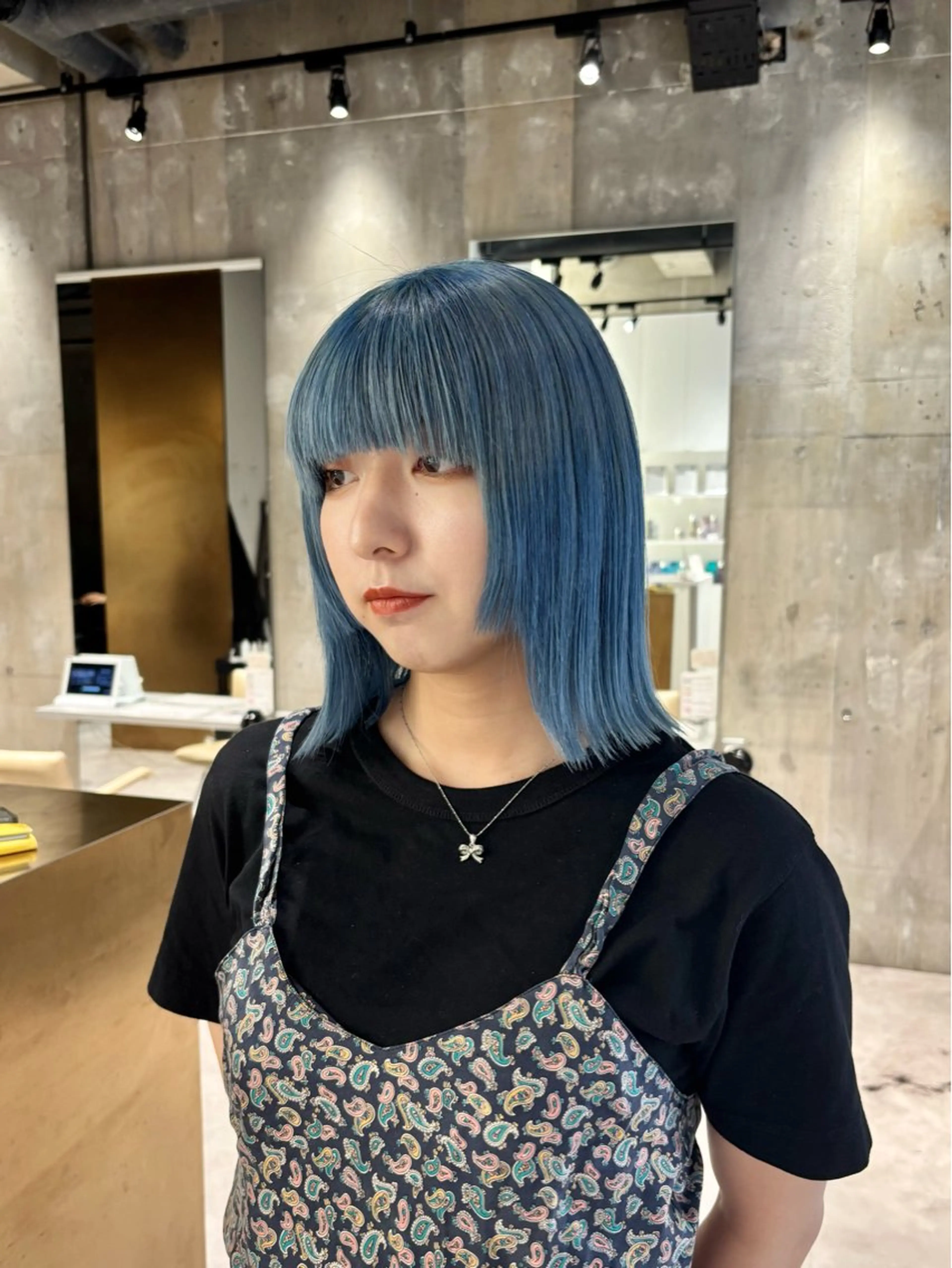 ロング カラー ブリーチ ブルーカラー デザインカラー ヘアカラー mina🪐立川駅/ レイヤー/ボブのヘアスタイル