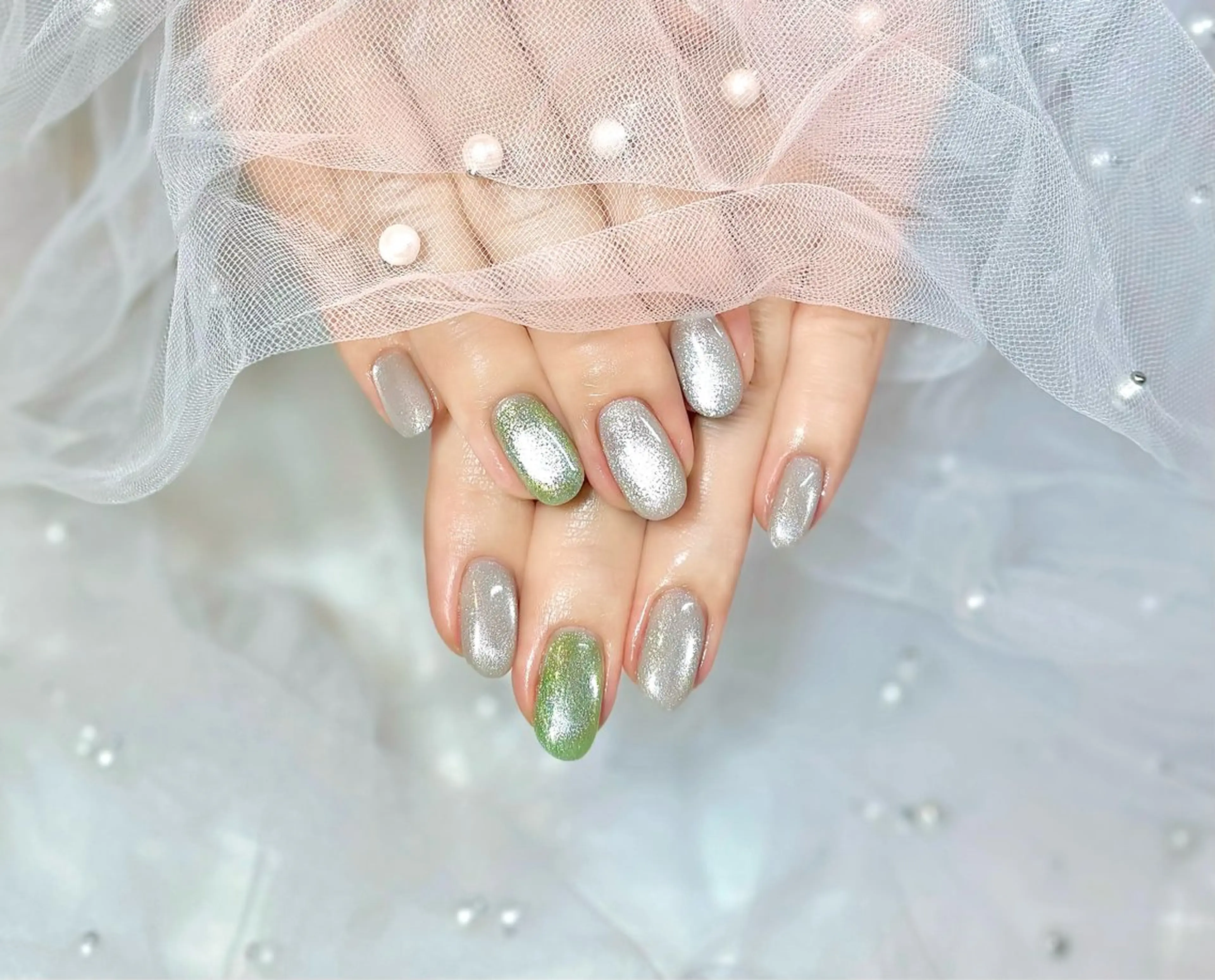 ネイル キラキラネイル 韓国ネイル マグネットネイル ワンカラーネイル シンプルネイル Chat　noir所属・【chatnoir】 MIYUのネイルデザイン