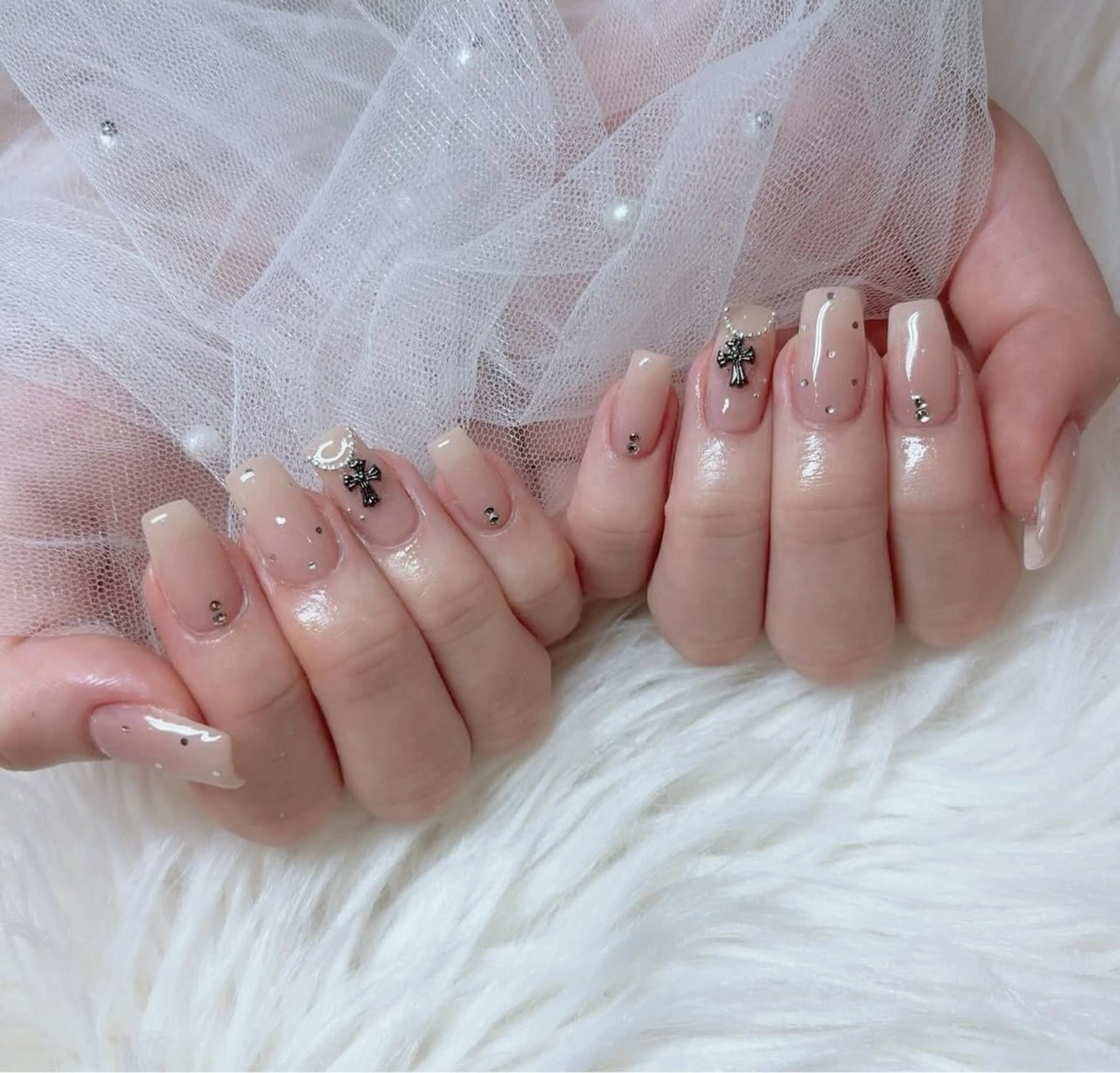 ネイル アートネイル グラデーション キラキラネイル ニュアンスネイル オフィスネイル ハンドネイル Amee Nailsalonのネイルデザイン