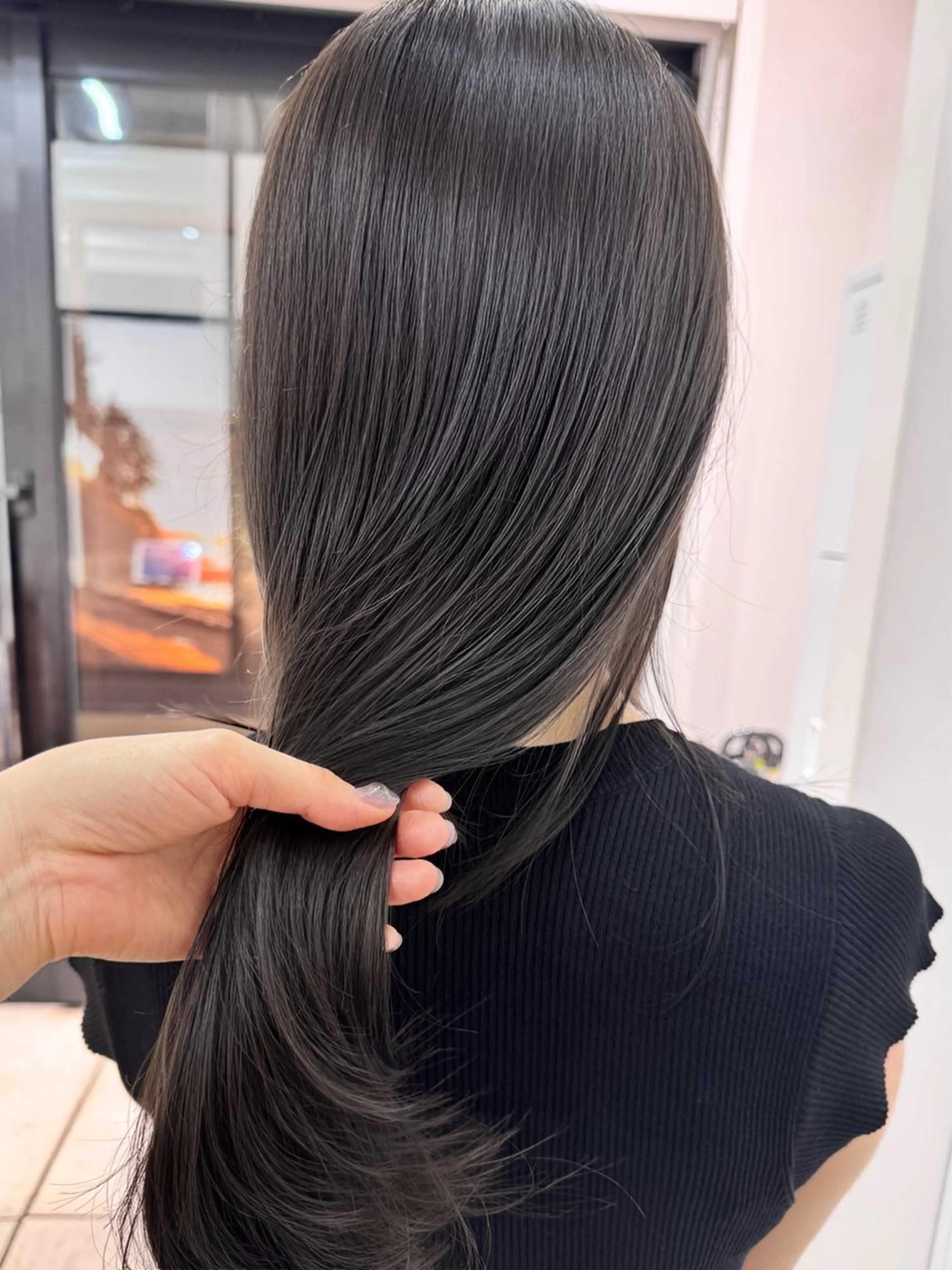 セミロング アッシュ アッシュグレー カット ヘアカラー トリートメント SALOWIN表参道ANNEX店所属・表参道🪞艶髪育成 🤍mizukiのヘアスタイル