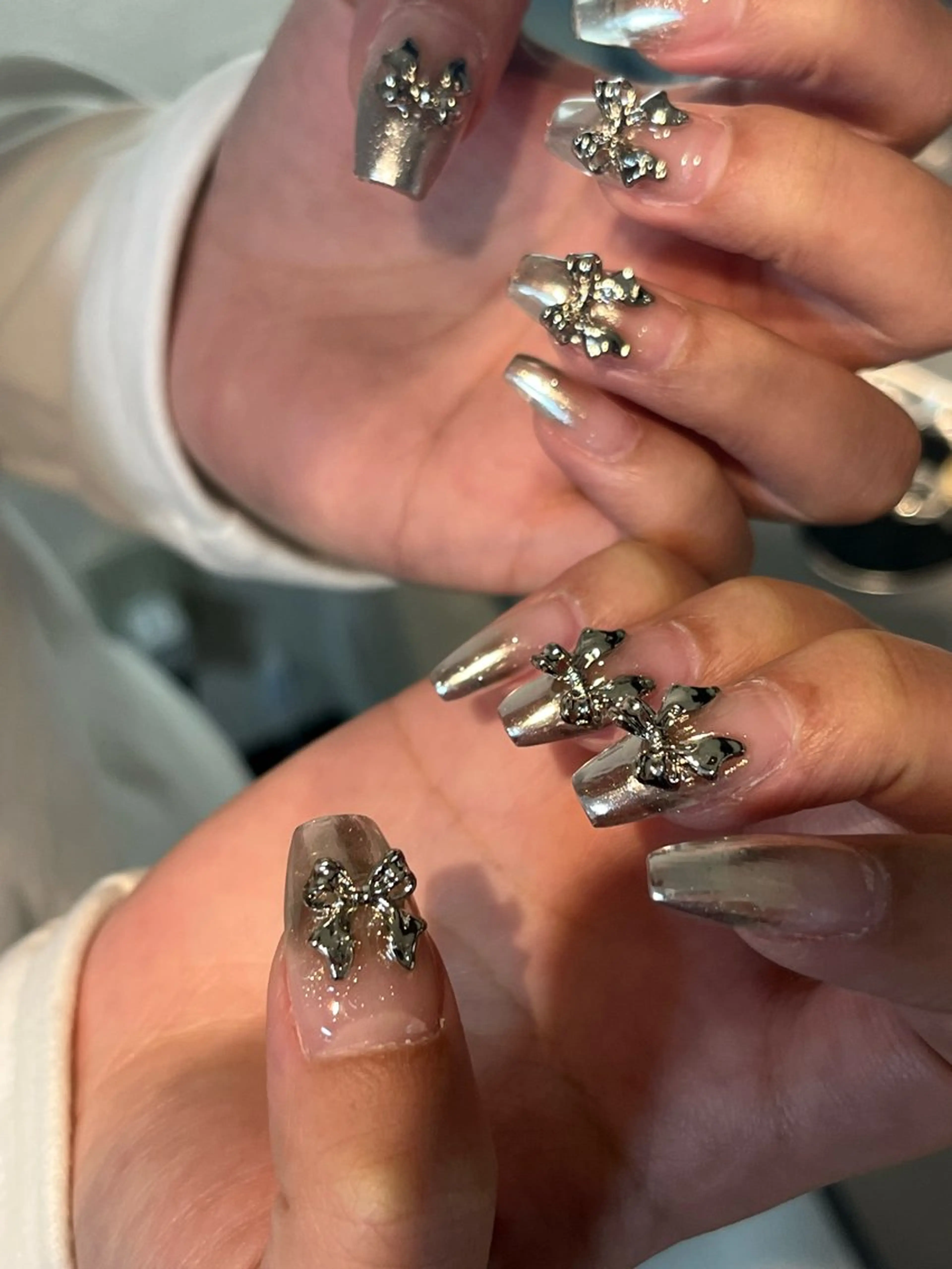 ネイル ミラーネイル ネイルチップ ハンドネイル NailByua 武蔵新城徒歩4分のネイルデザイン