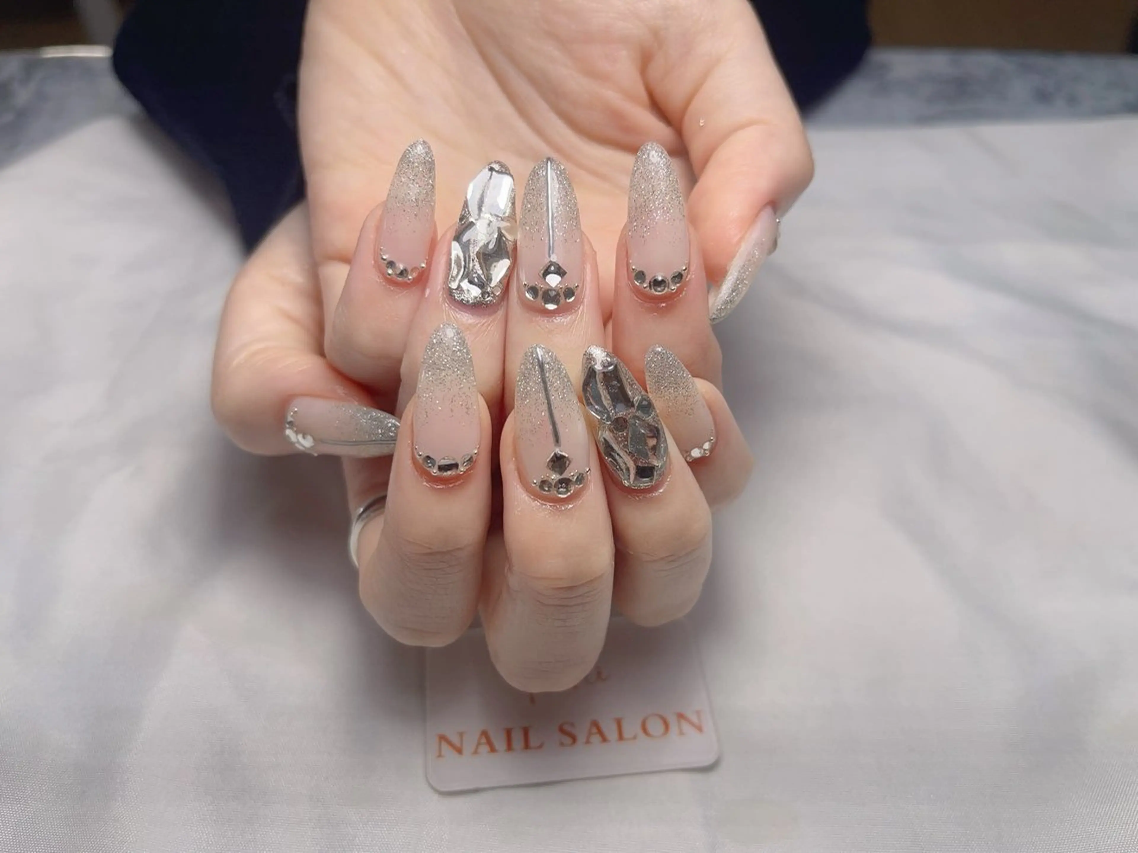 ネイル アートネイル フレンチネイル ジェルネイル グラデーション 韓国ネイル ハンドネイル 💕鈴木ユリ パラジェル/オフ無料のネイルデザイン