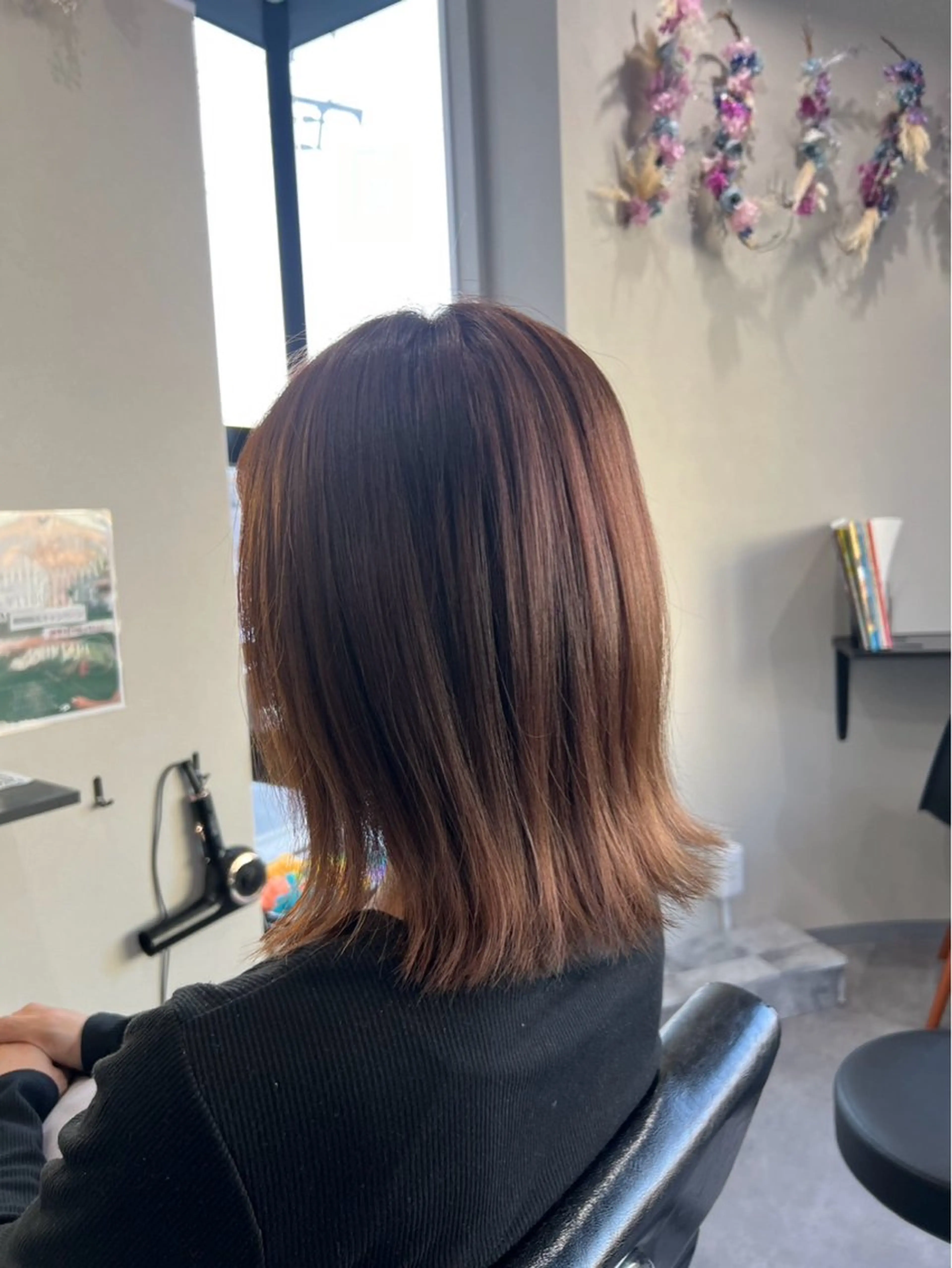 ミディアム 外ハネヘア カット ヘアカラー トリートメント エヌプランツイズミフチュウ所属・エヌプランツ 和泉府中のヘアスタイル