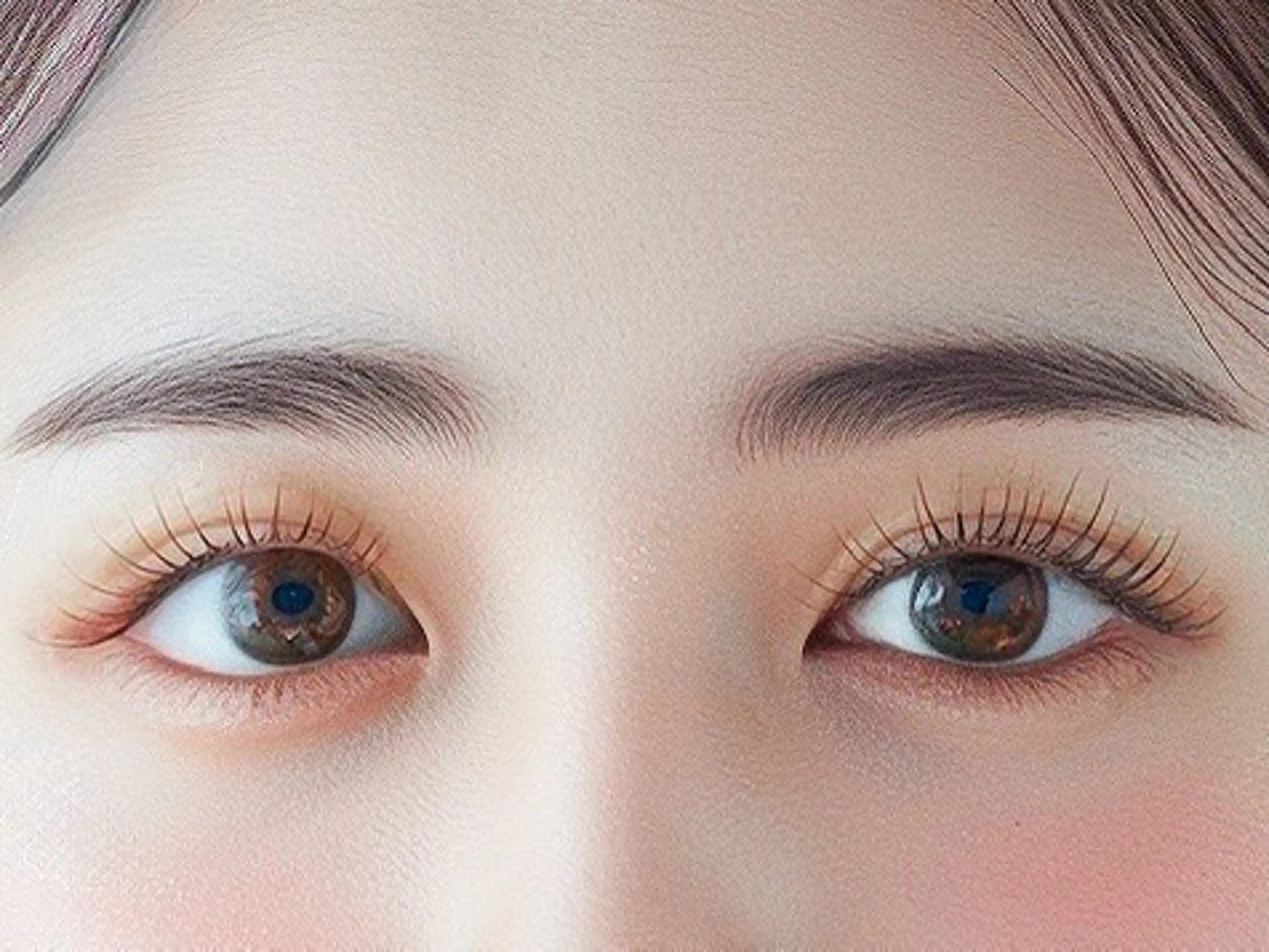 アイブロウWAXスタイリングの写真