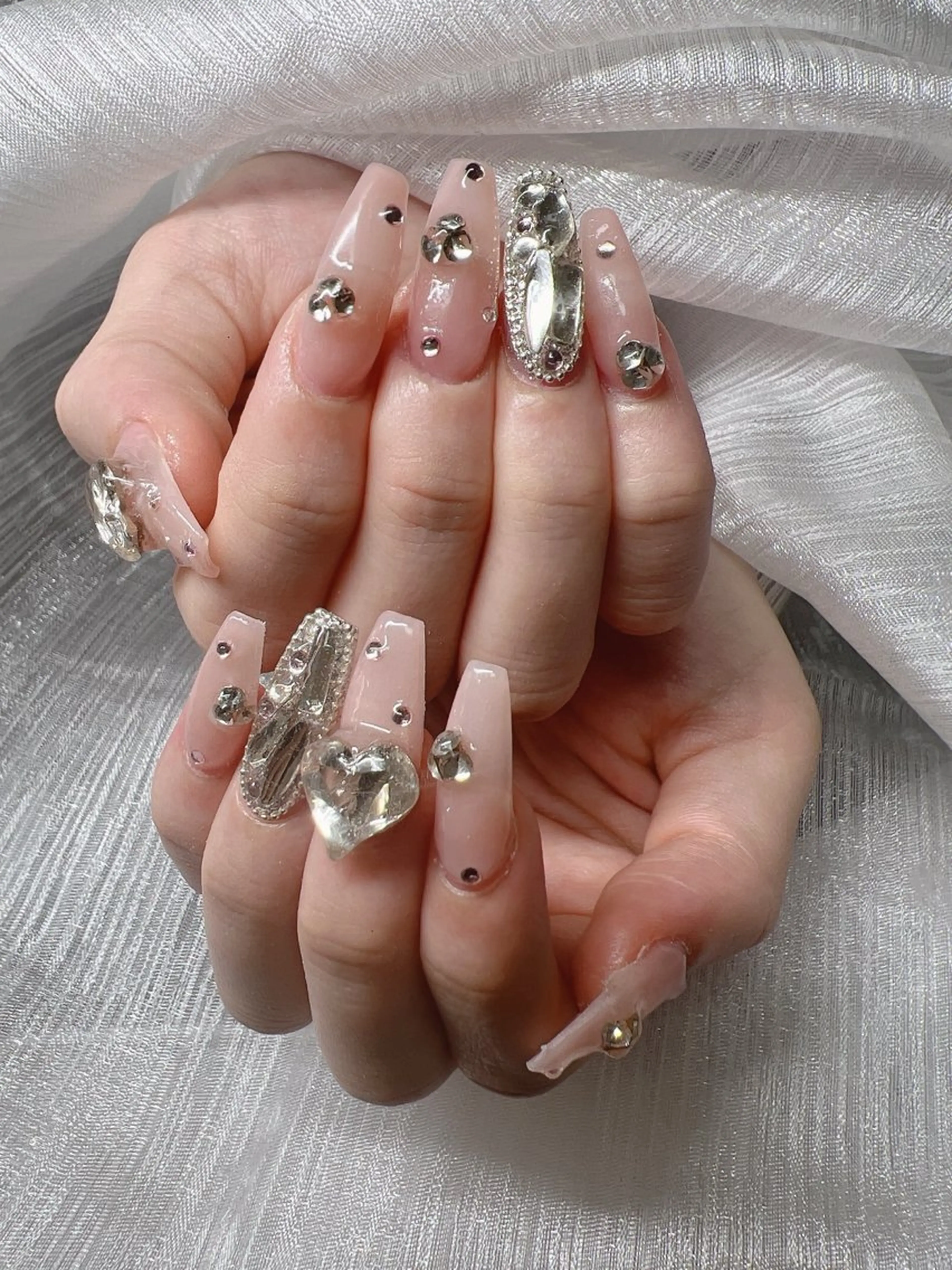 ネイル オーロラネイル チークネイル 長さ出し フットネイル フレンチネイル ハンドネイル Lee Nailsのネイルデザイン