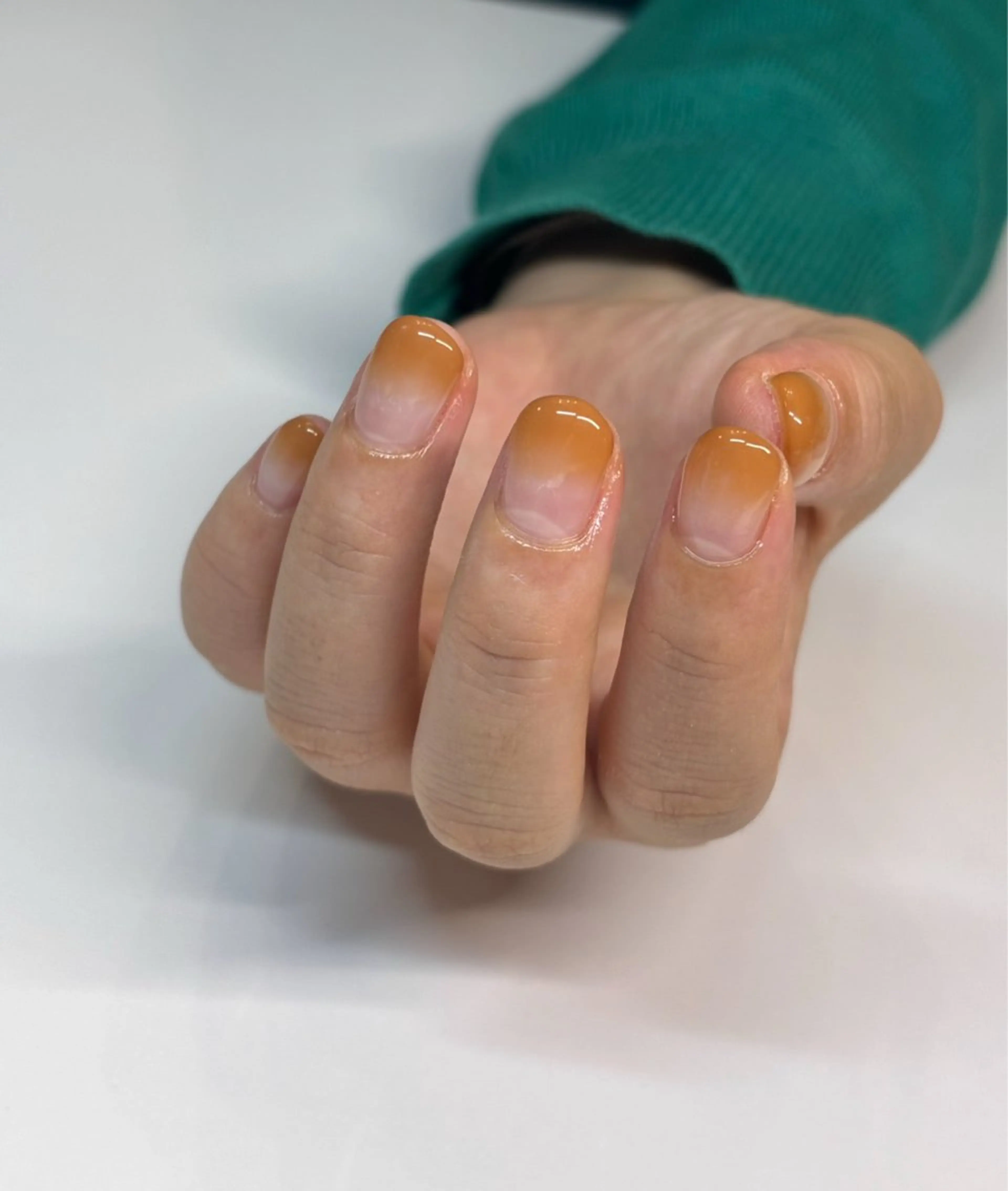 ネイル グラデーション オフィスネイル シンプルネイル iconail 下北沢 NONのネイルデザイン