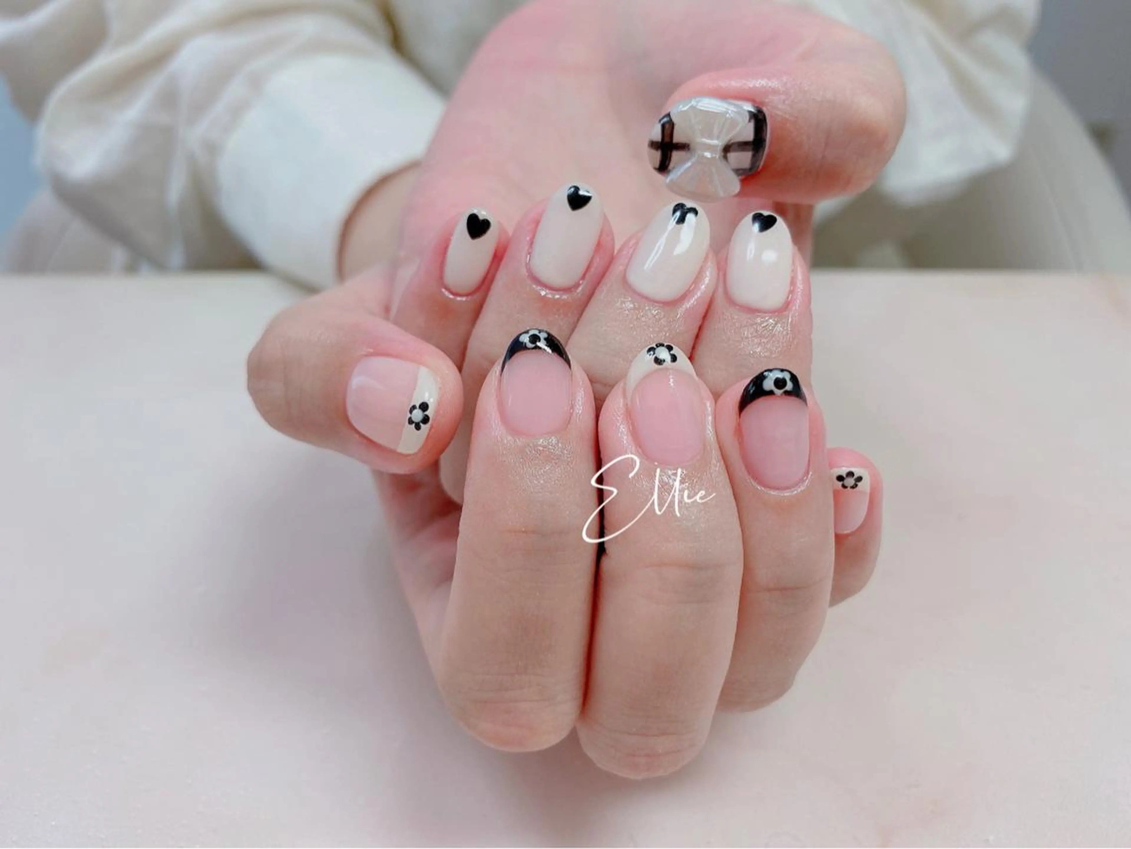 ネイル ハンドネイル ハンドケア ♡Ellie ♡のネイルデザイン
