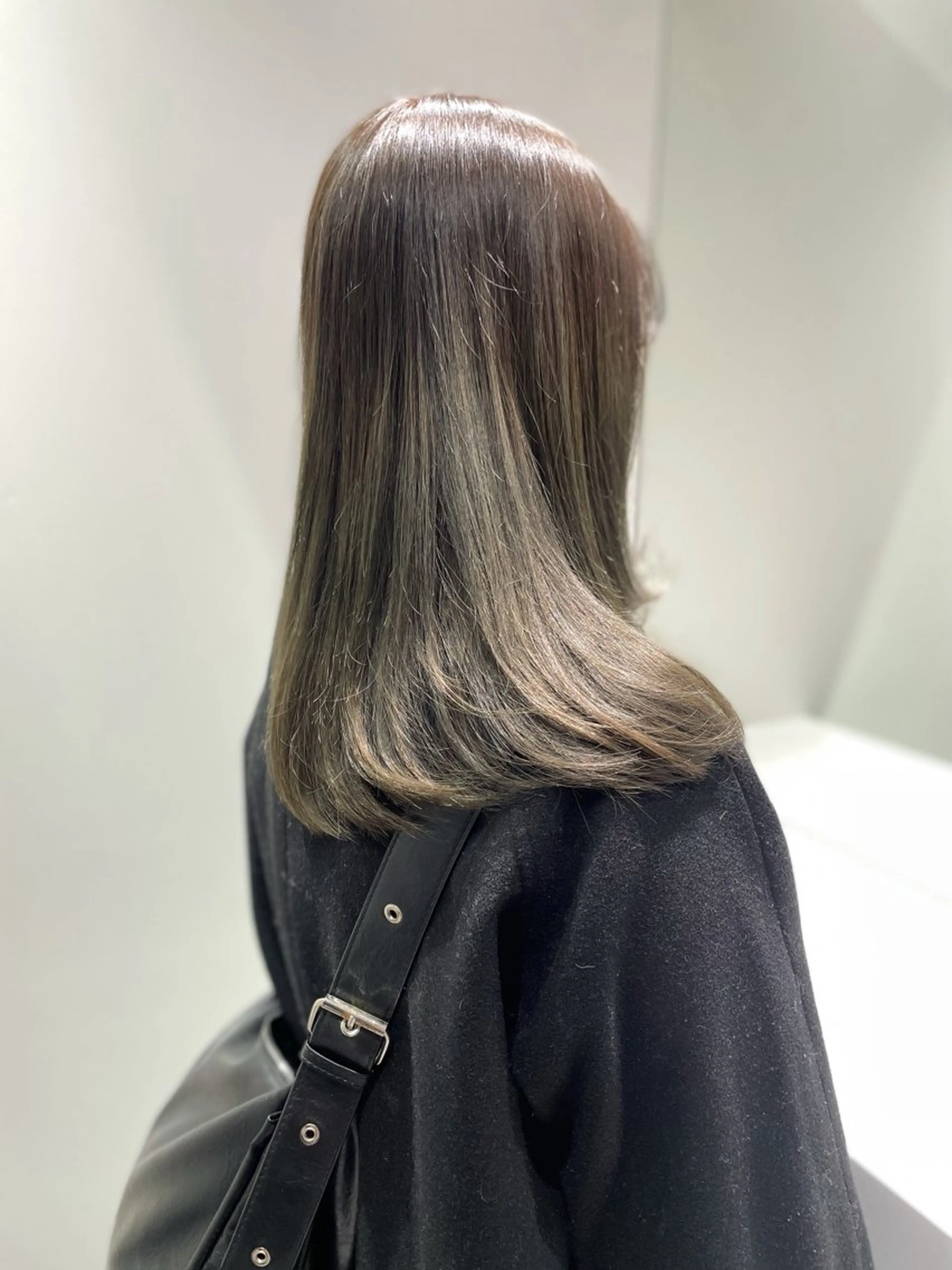 カラー 佐野 えり奈のヘアスタイル