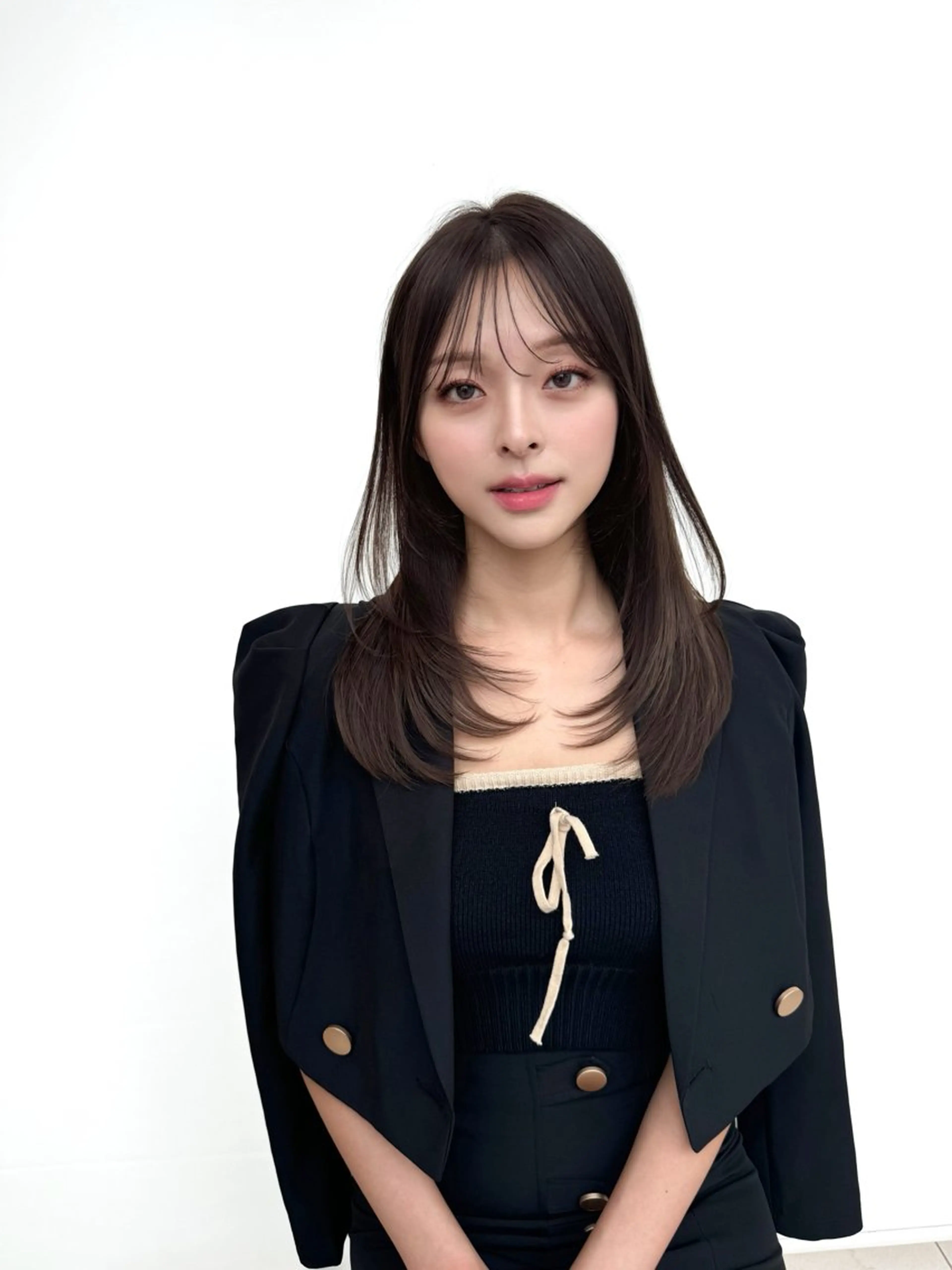 セミロング レイヤーカット/ 顔まわり/アオイのヘアスタイル