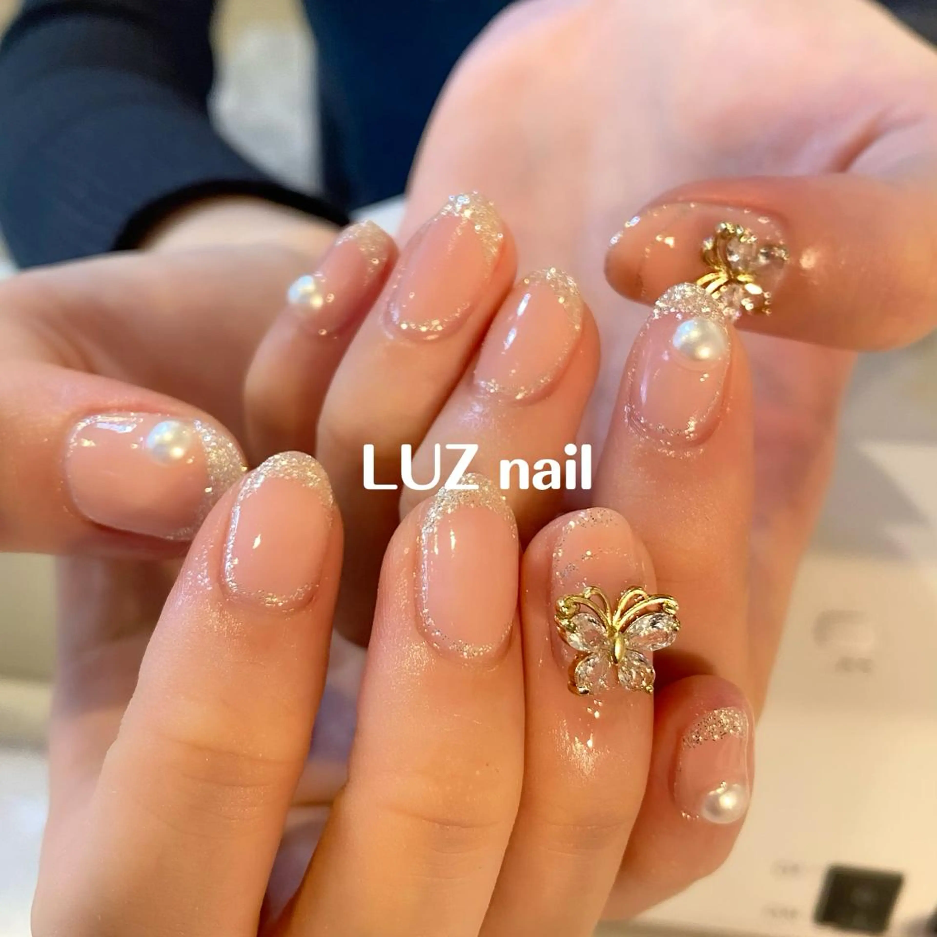 ミディアム ネイル ハンドネイル パラジェル lira nailのネイルデザイン