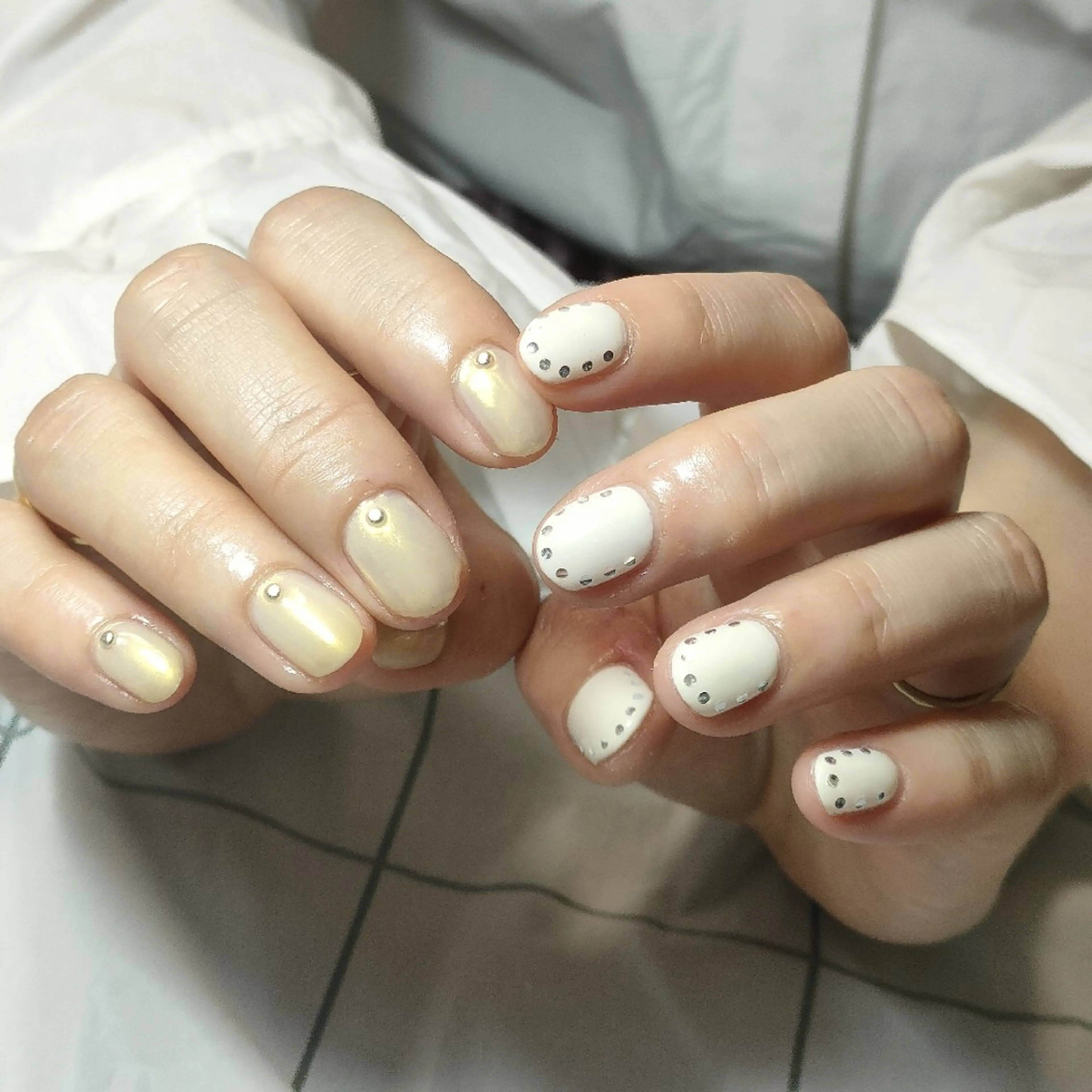 ネイル オーロラネイル ホログラムネイル oir. nailsalonのネイルデザイン