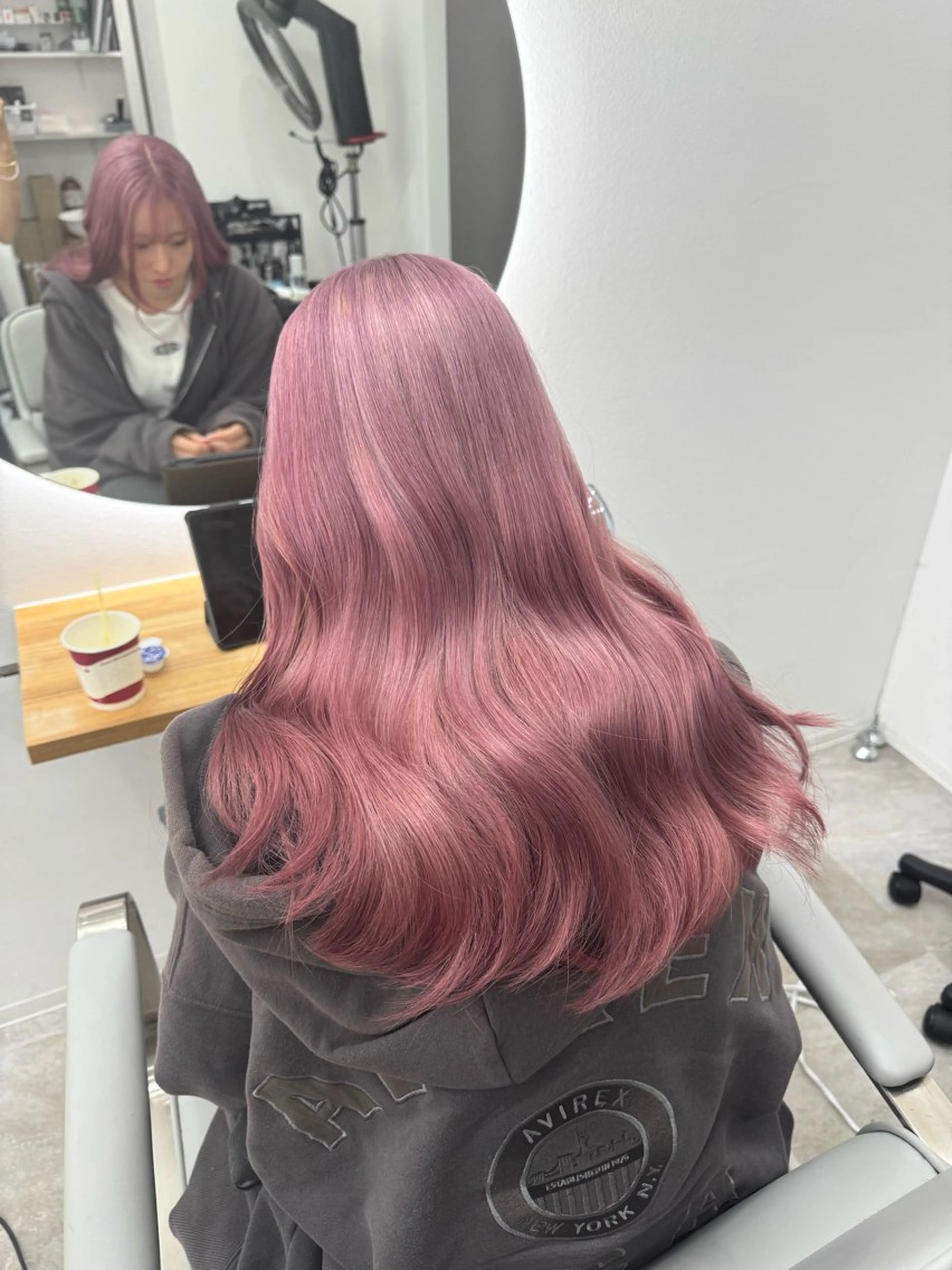 ロング レイヤーカット ベージュ/KANAのヘアスタイル